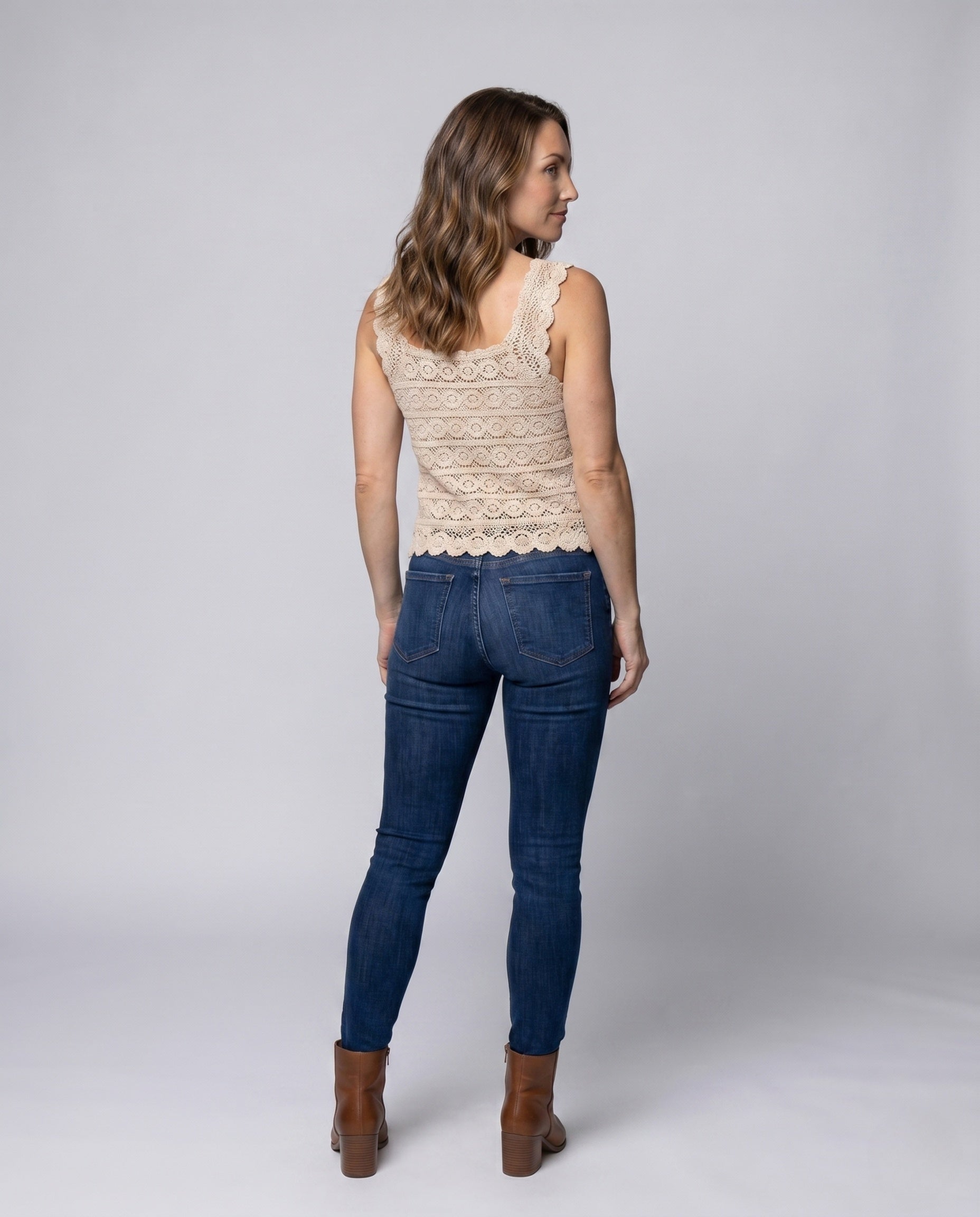 Product 15646873354570 - back_view