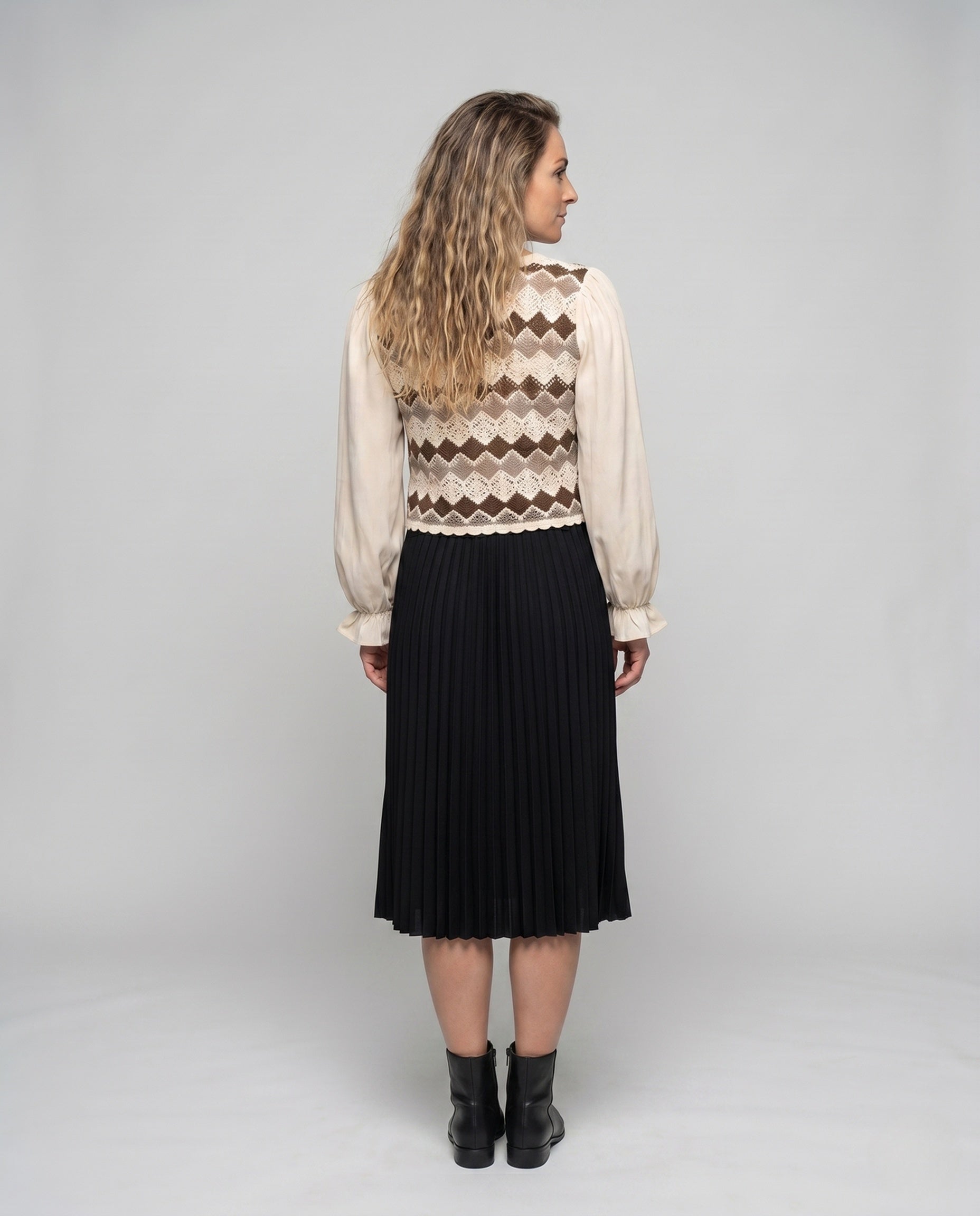 Product 15646873846090 - back_view