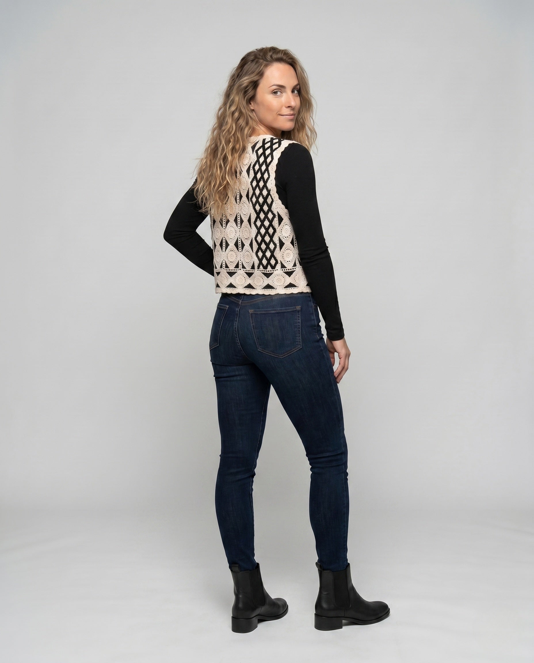 Product 15646878499146 - back_view