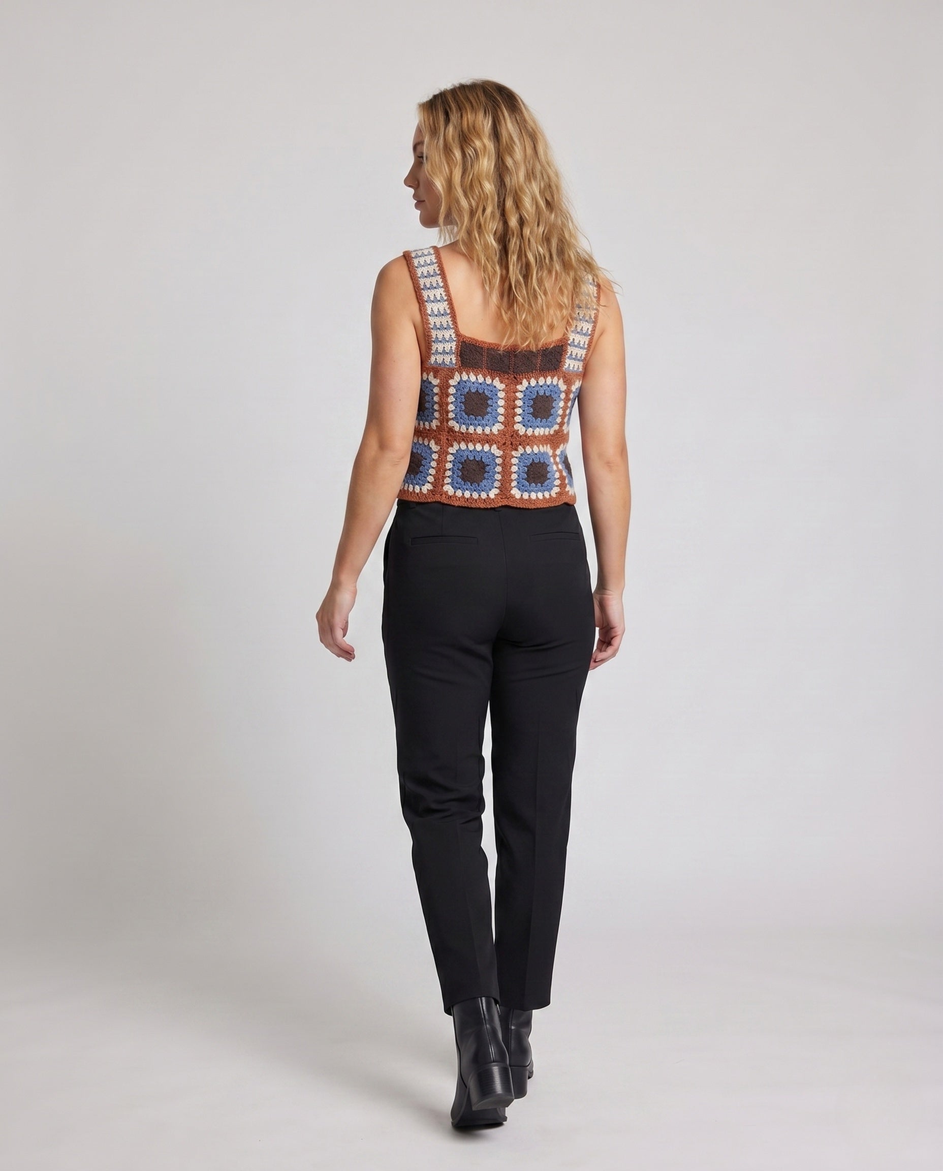 Product 15646879023434 - back_view