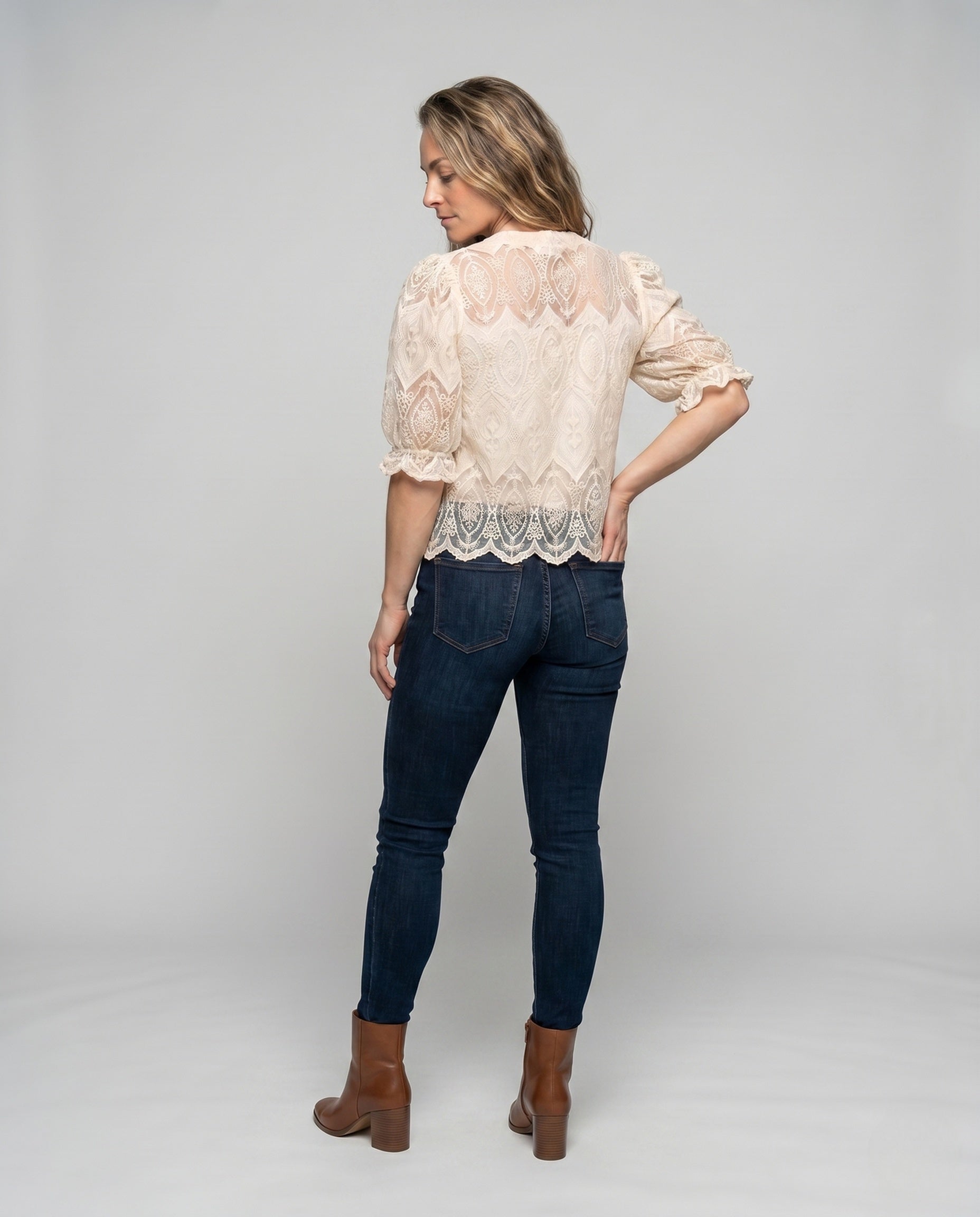 Product 15646884593994 - back_view