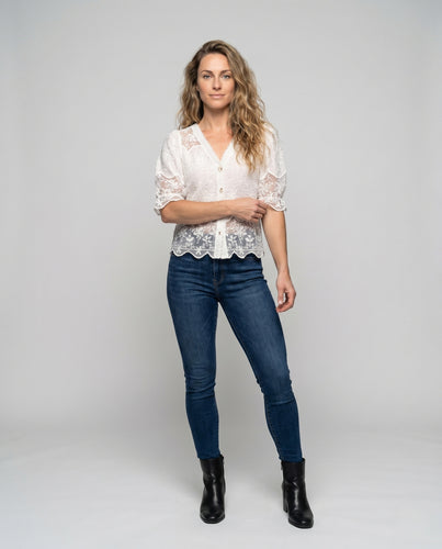 Damen Spitzenbluse mit floralen Mustern und eleganten Knöpfen R&B
