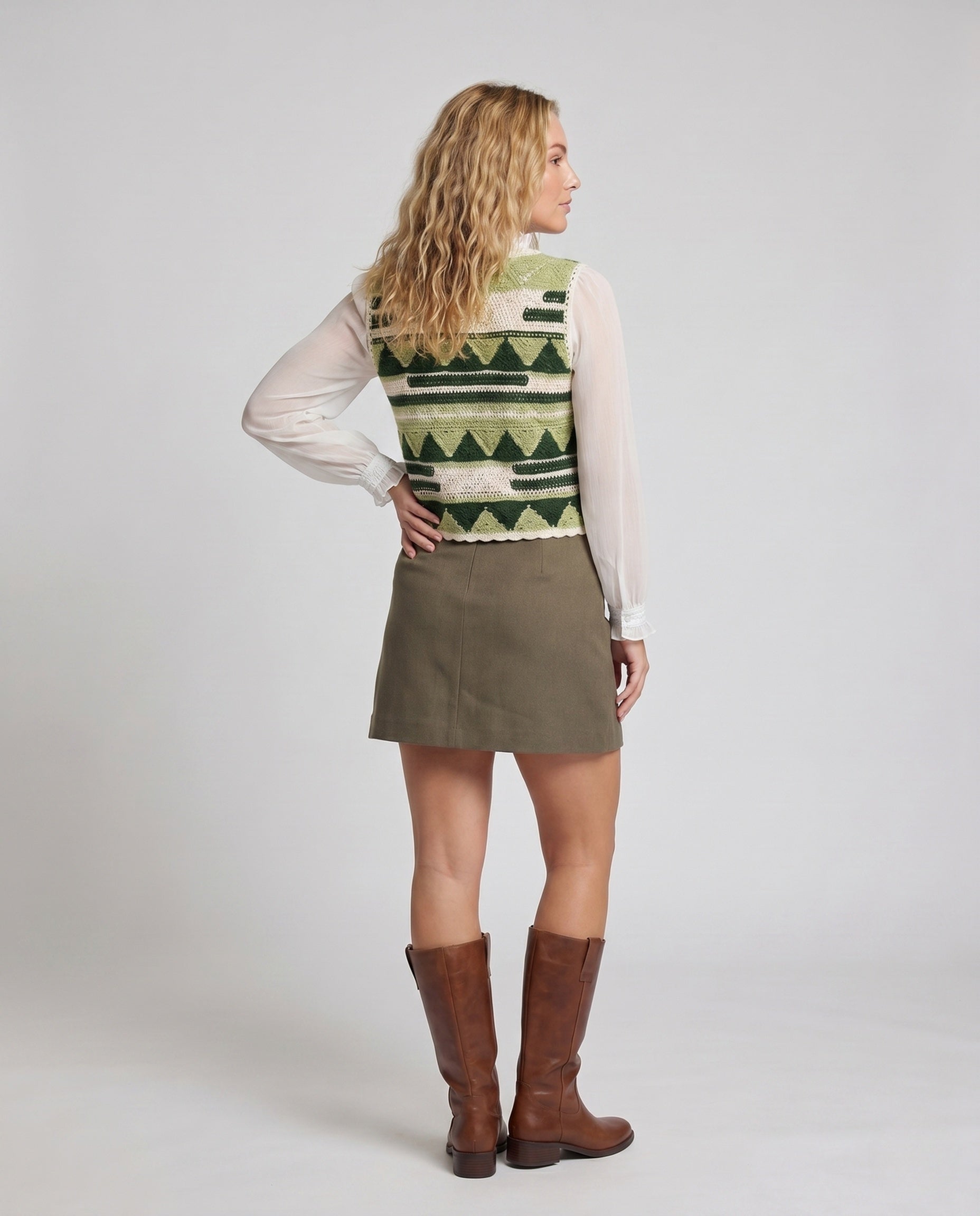 Product 15646885904714 - back_view