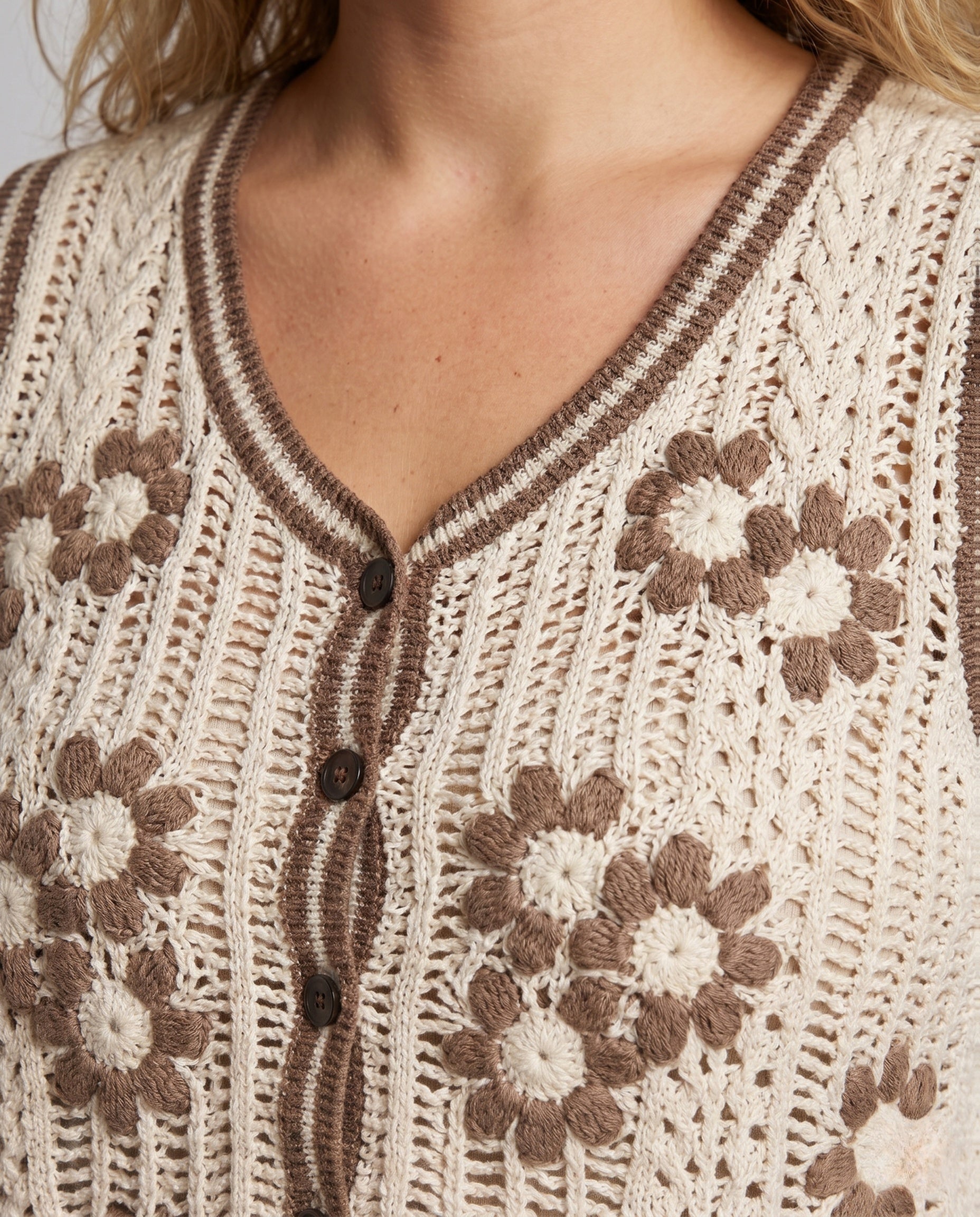 Product 15646886003018 - close_up_detail