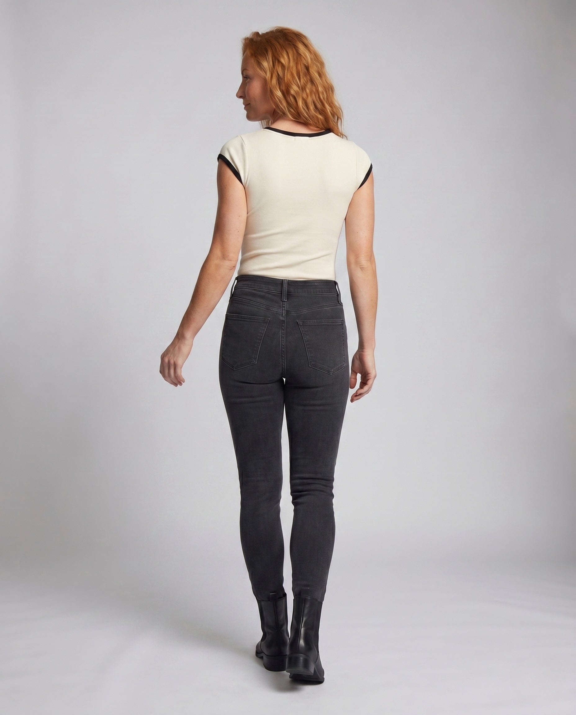 Product 15648669696330 - back_view
