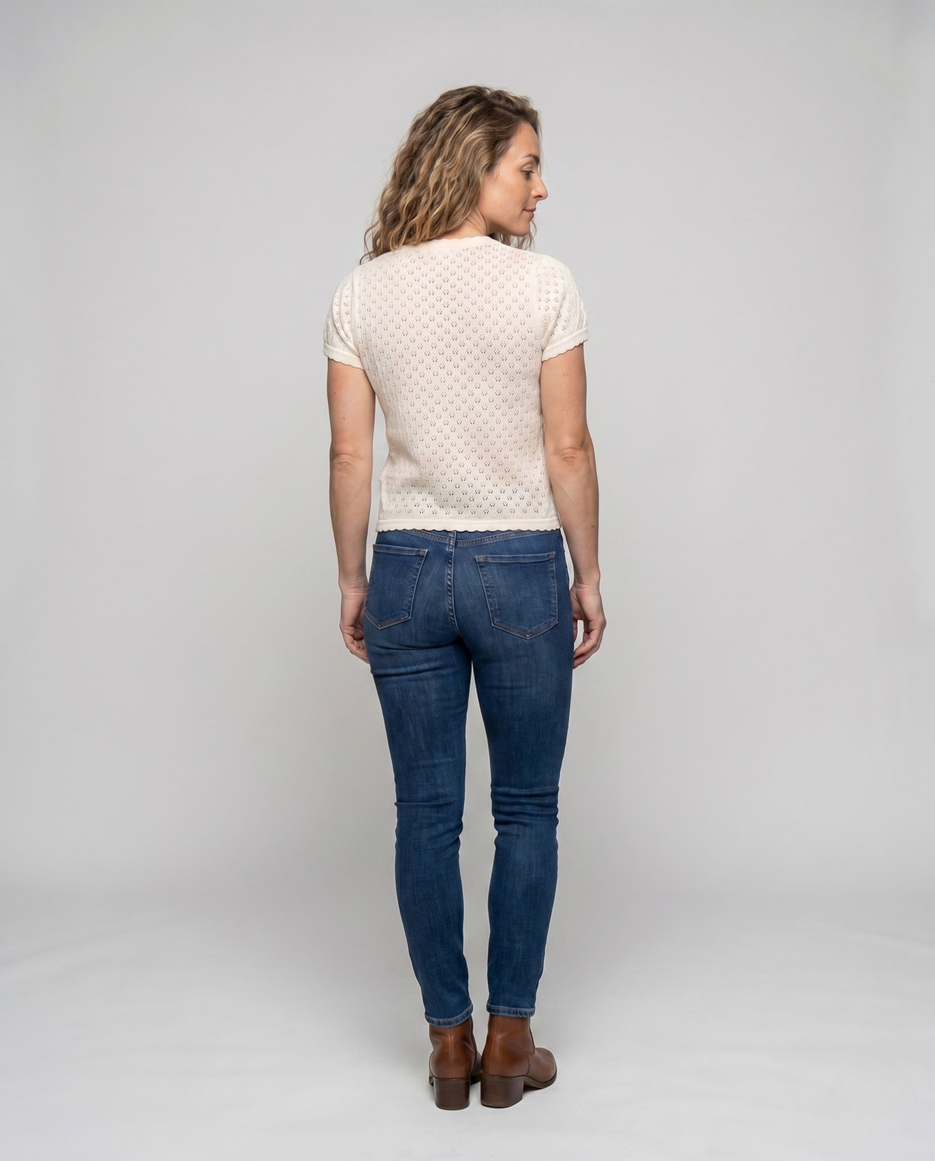 Product 15648687980874 - back_view