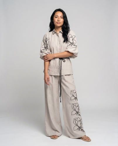 Damen Oversized Kleid mit floralen Stickereien und Taillengürtel R&B