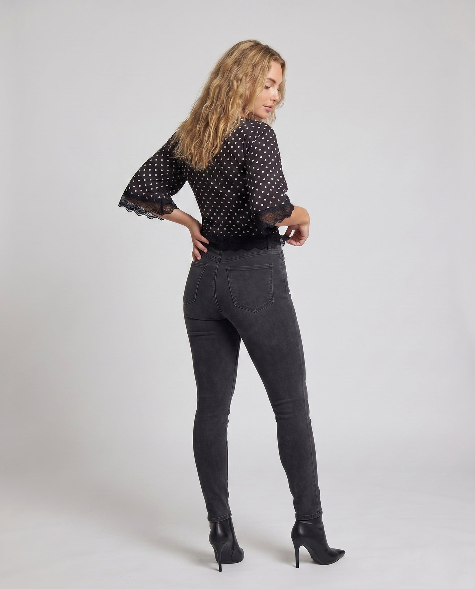 Product 15648705151306 - back_view