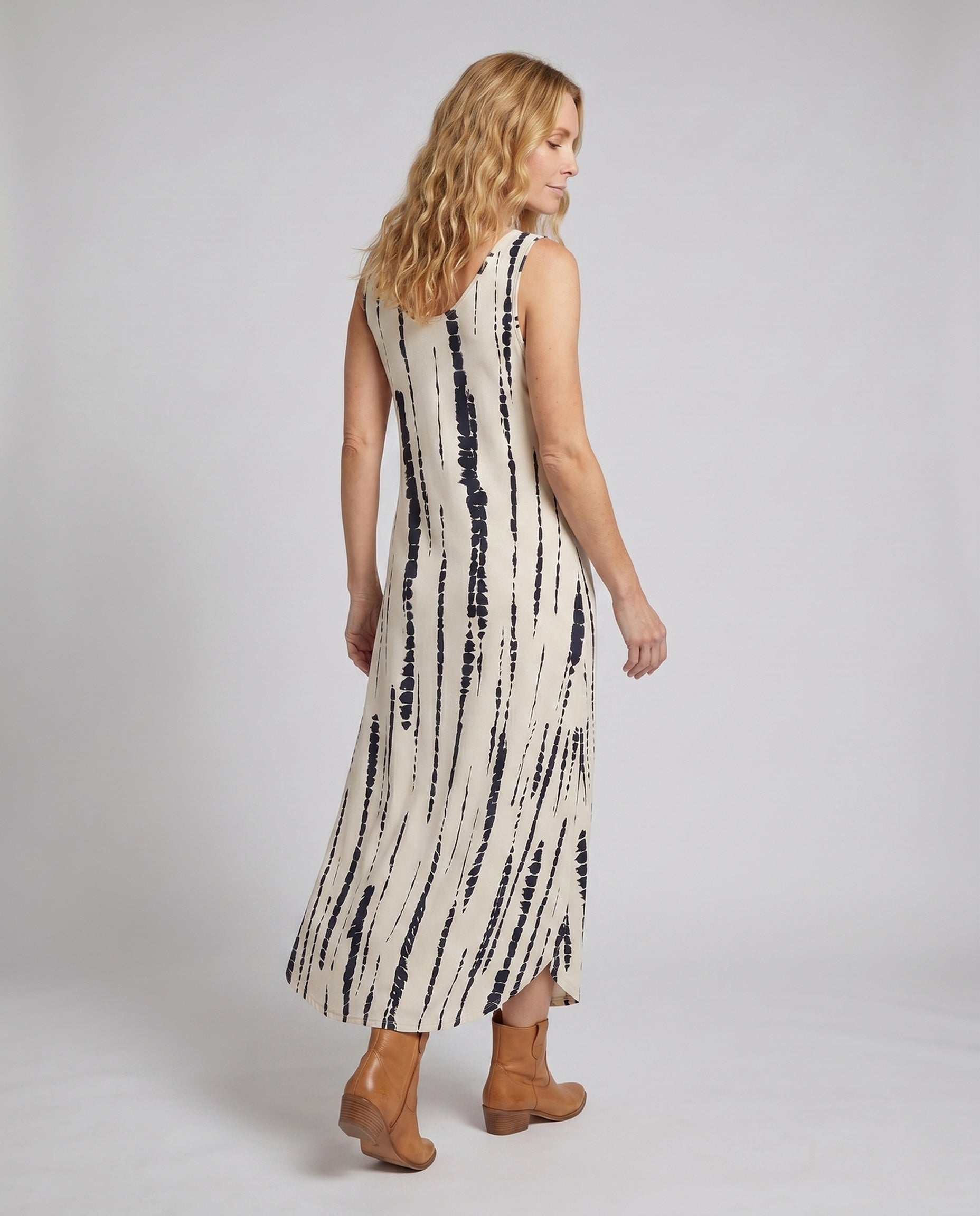 Product 15654619283786 - back_view