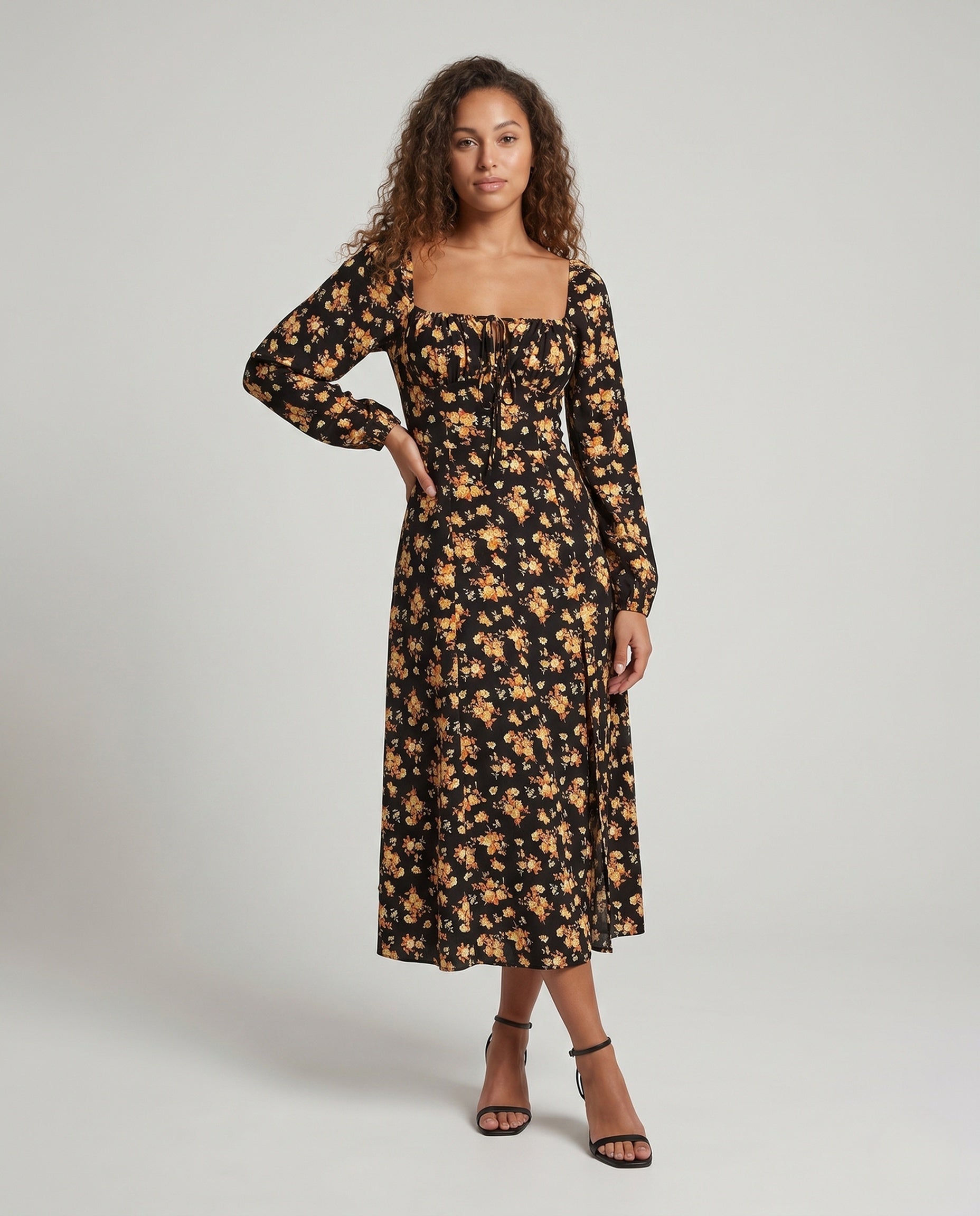 Damen Maxikleid mit tailliertem Schnitt und floralen Rüschendetails R&B