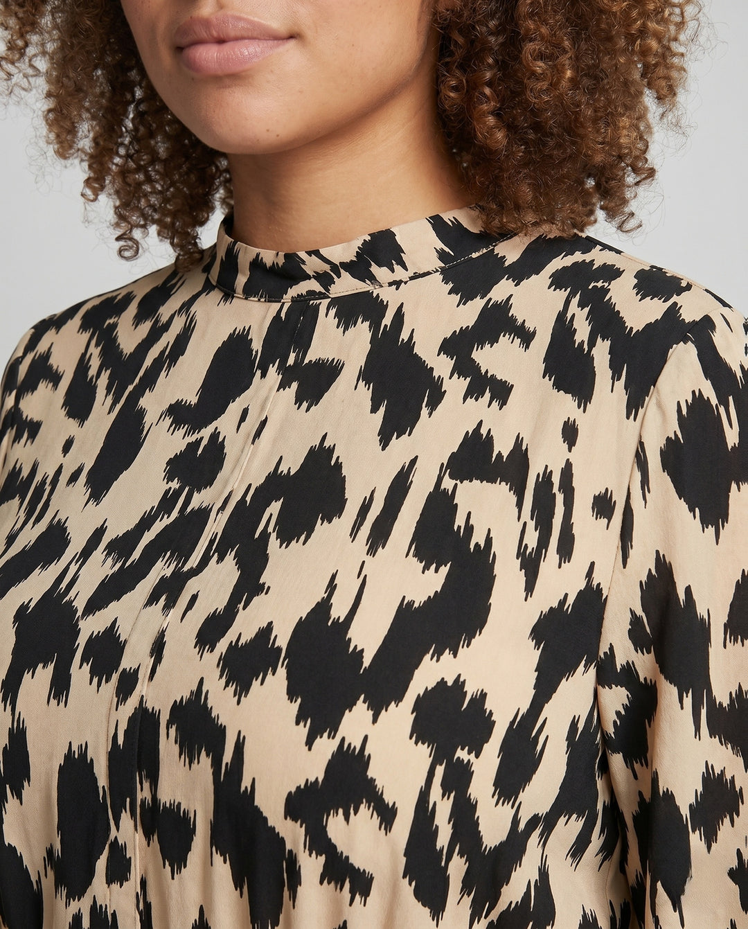 Product 15654621741386 - close_up_detail