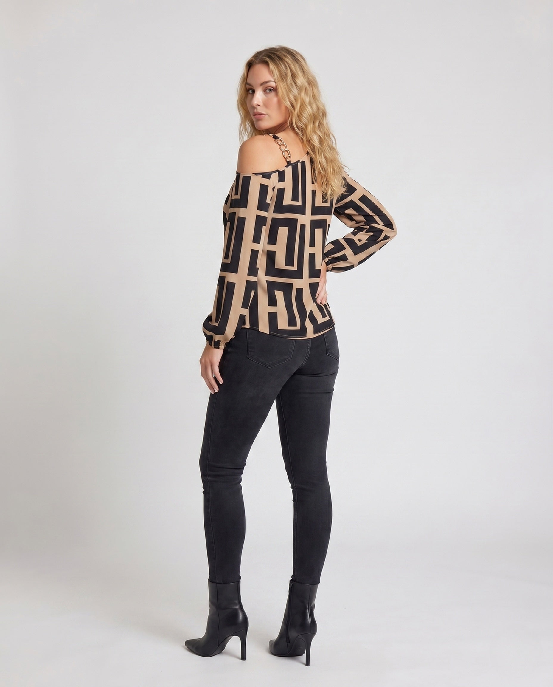Product 15654622626122 - back_view