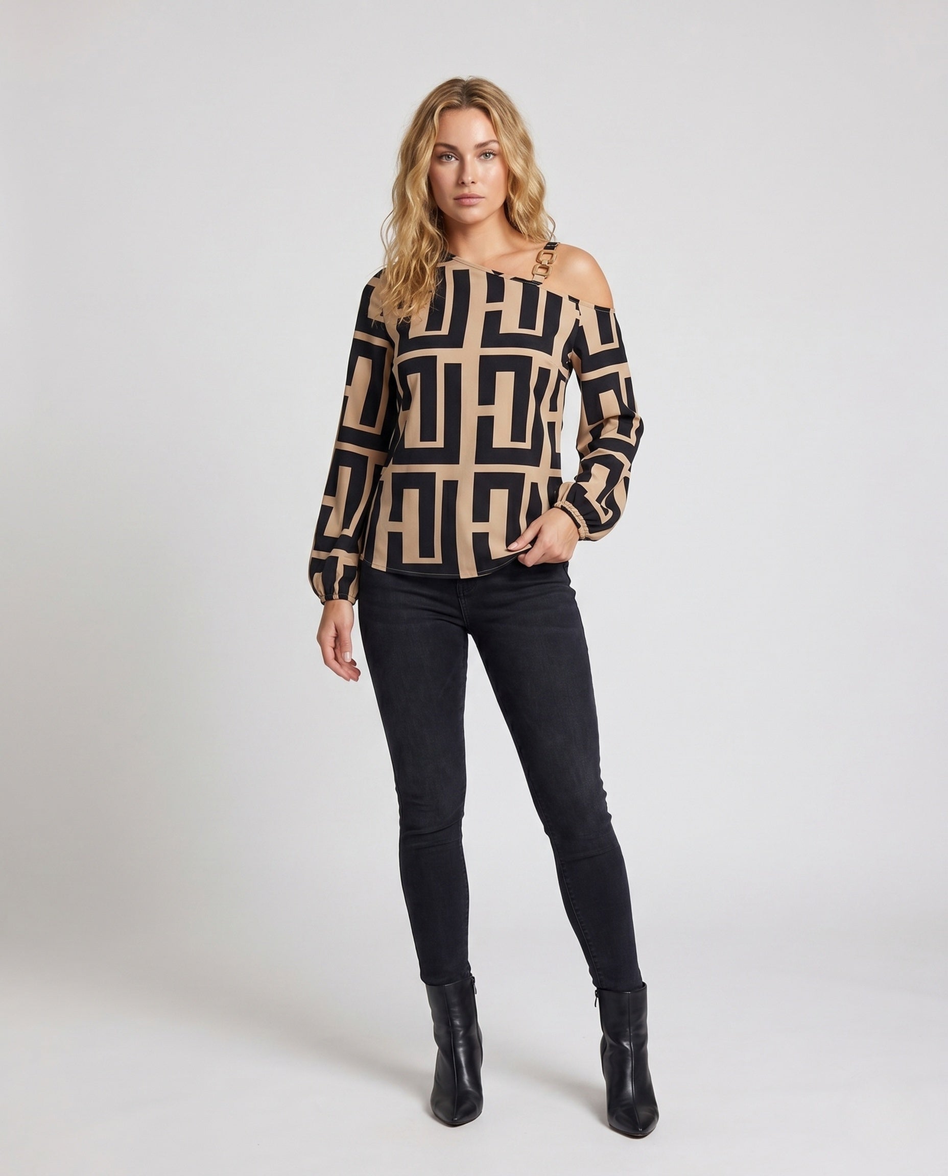 Product 15654622626122 - full_body_front