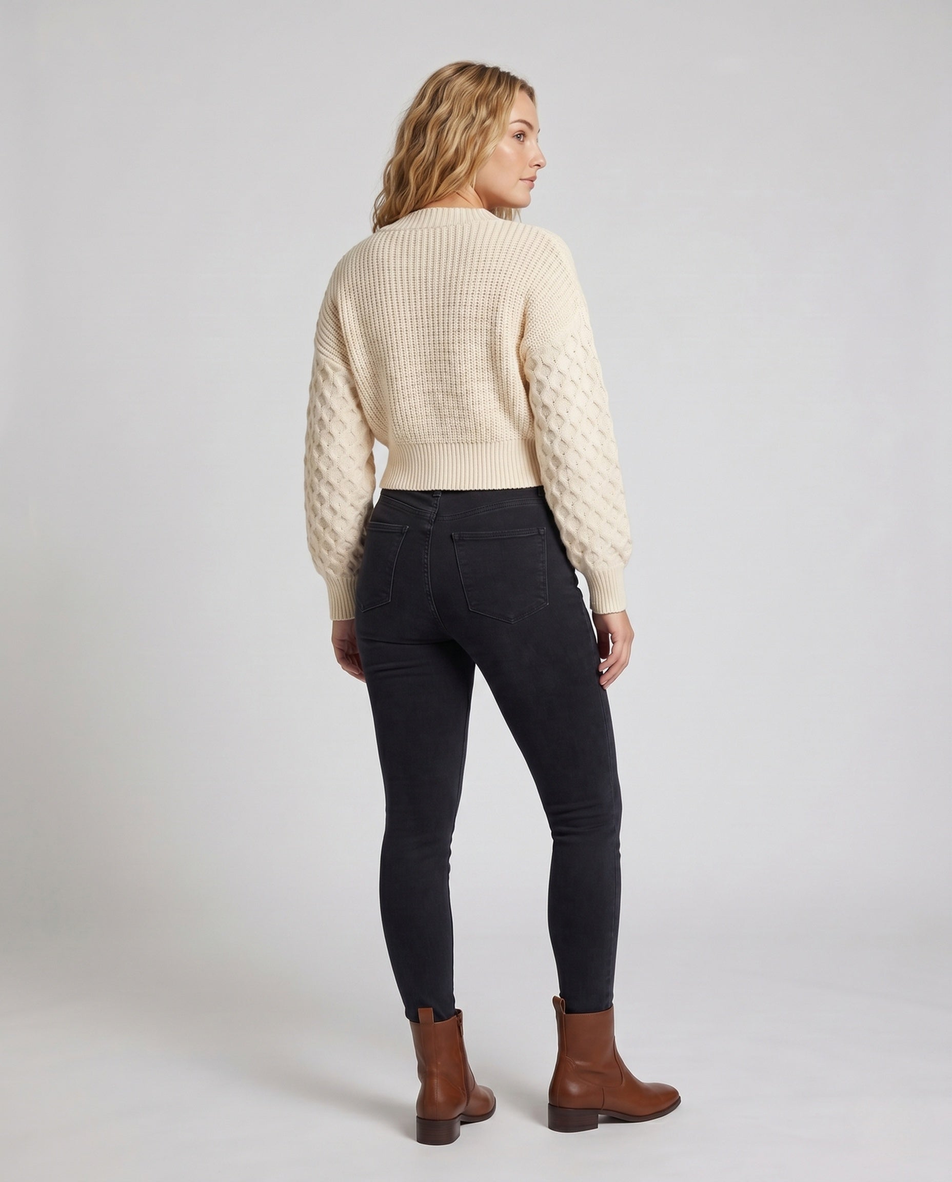 Product 15654663717194 - back_view
