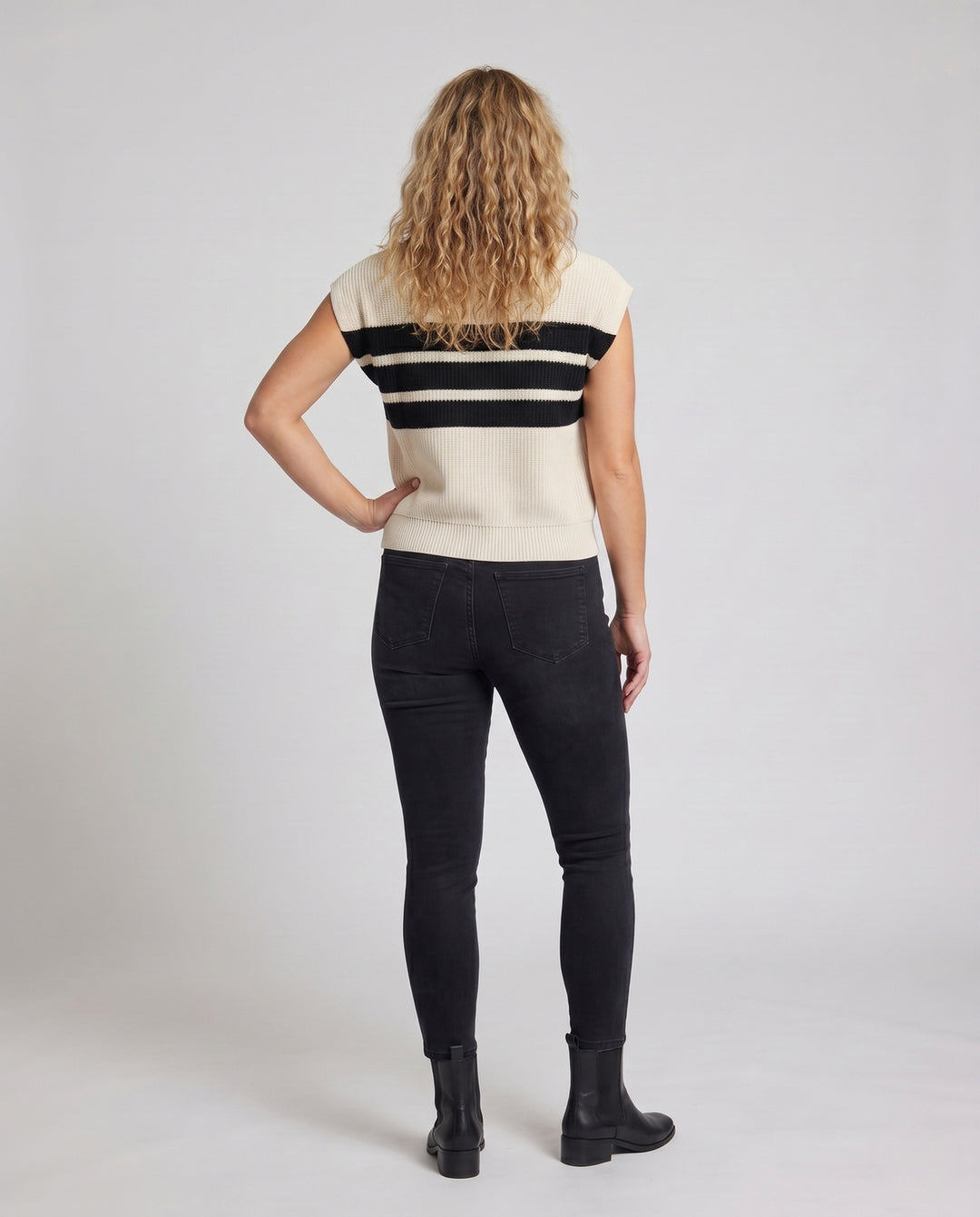 Product 15654663881034 - back_view