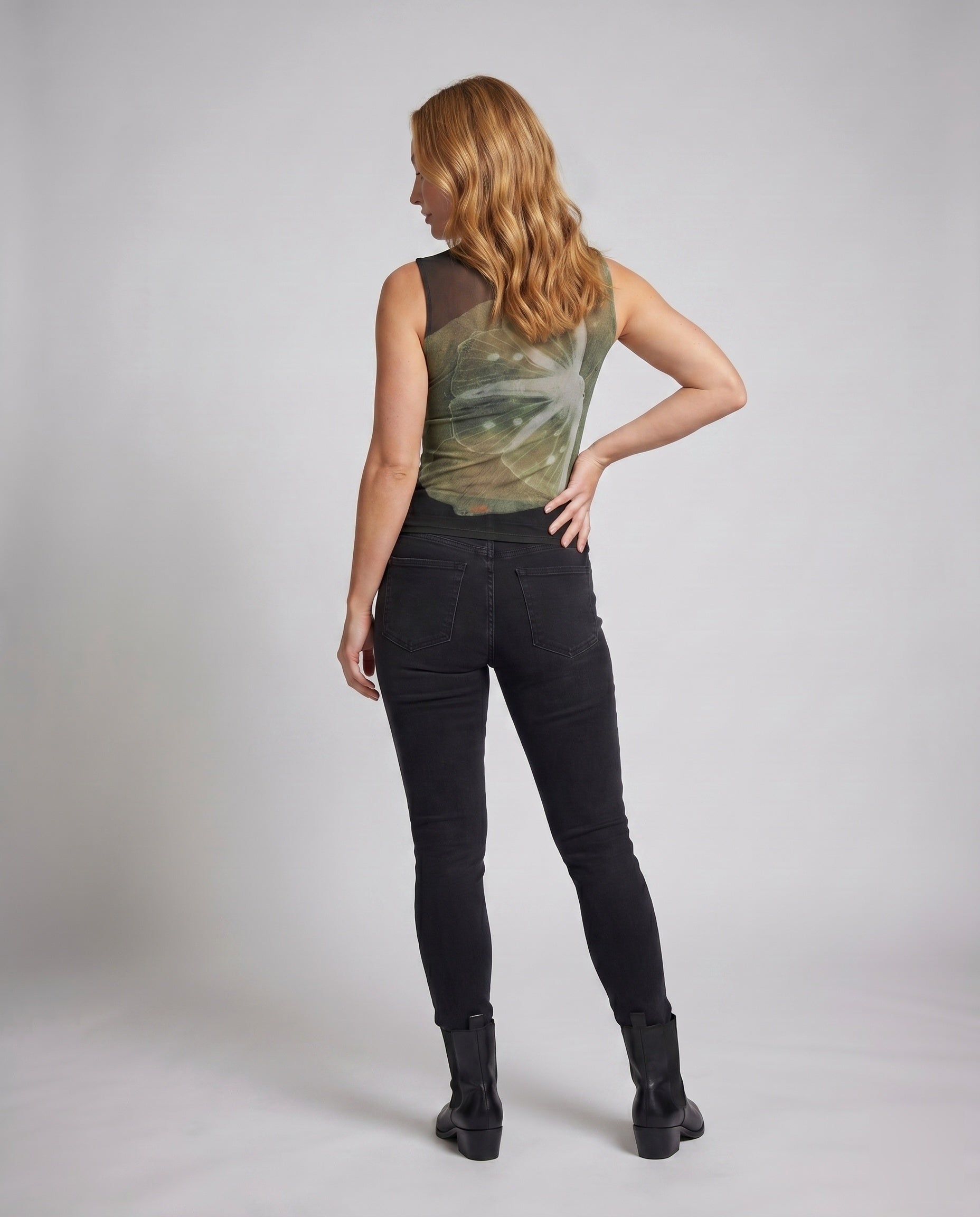 Product 15659617452362 - back_view
