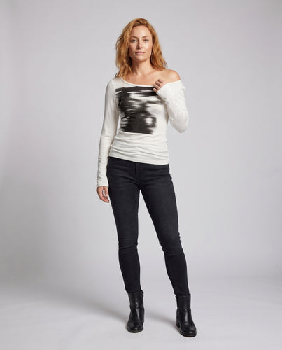 Damen nan einseitig schulterfreies Langarmshirt mit Pinselstrichmotiv und figurbetonter Passform R&B