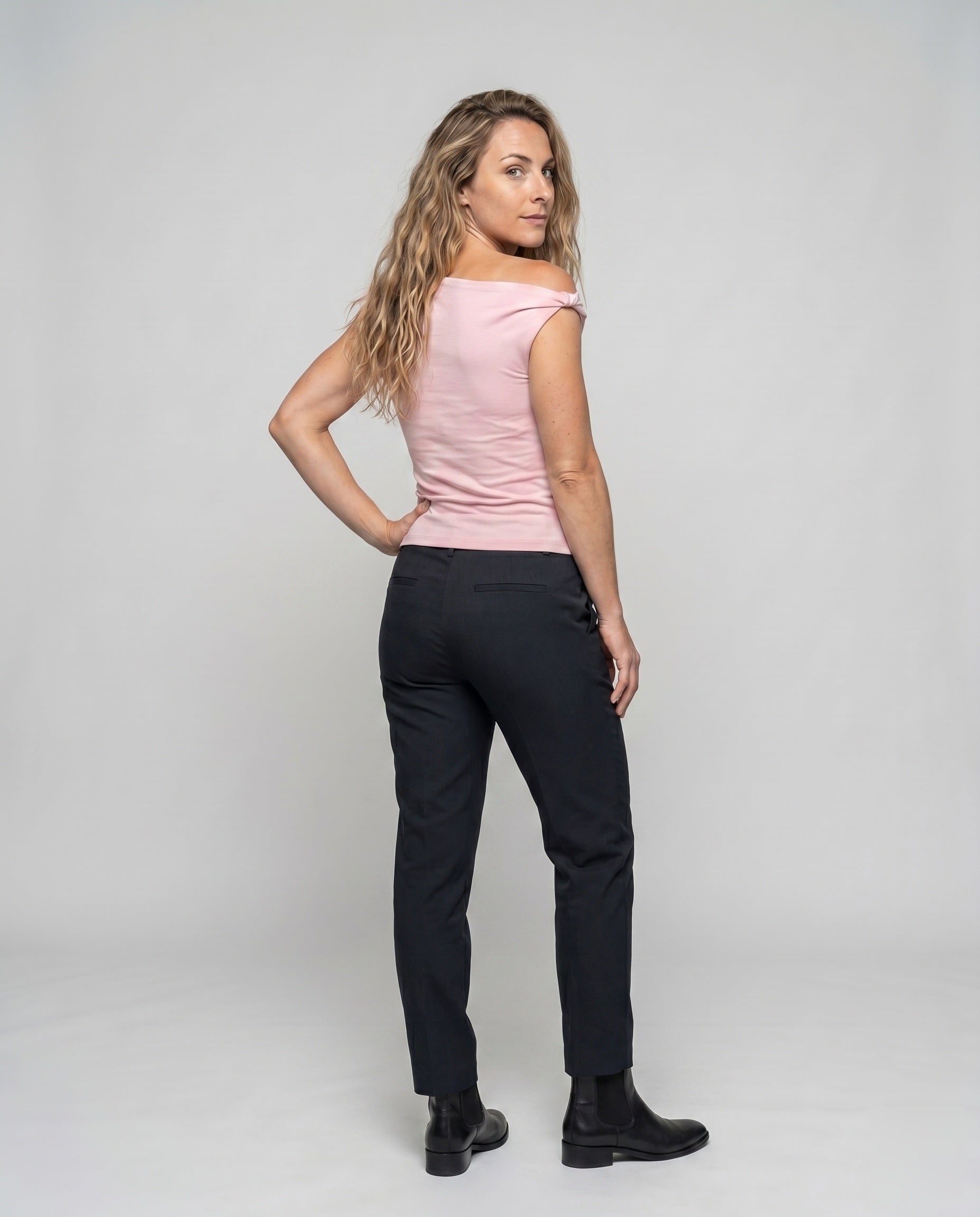 Product 15659622957386 - back_view