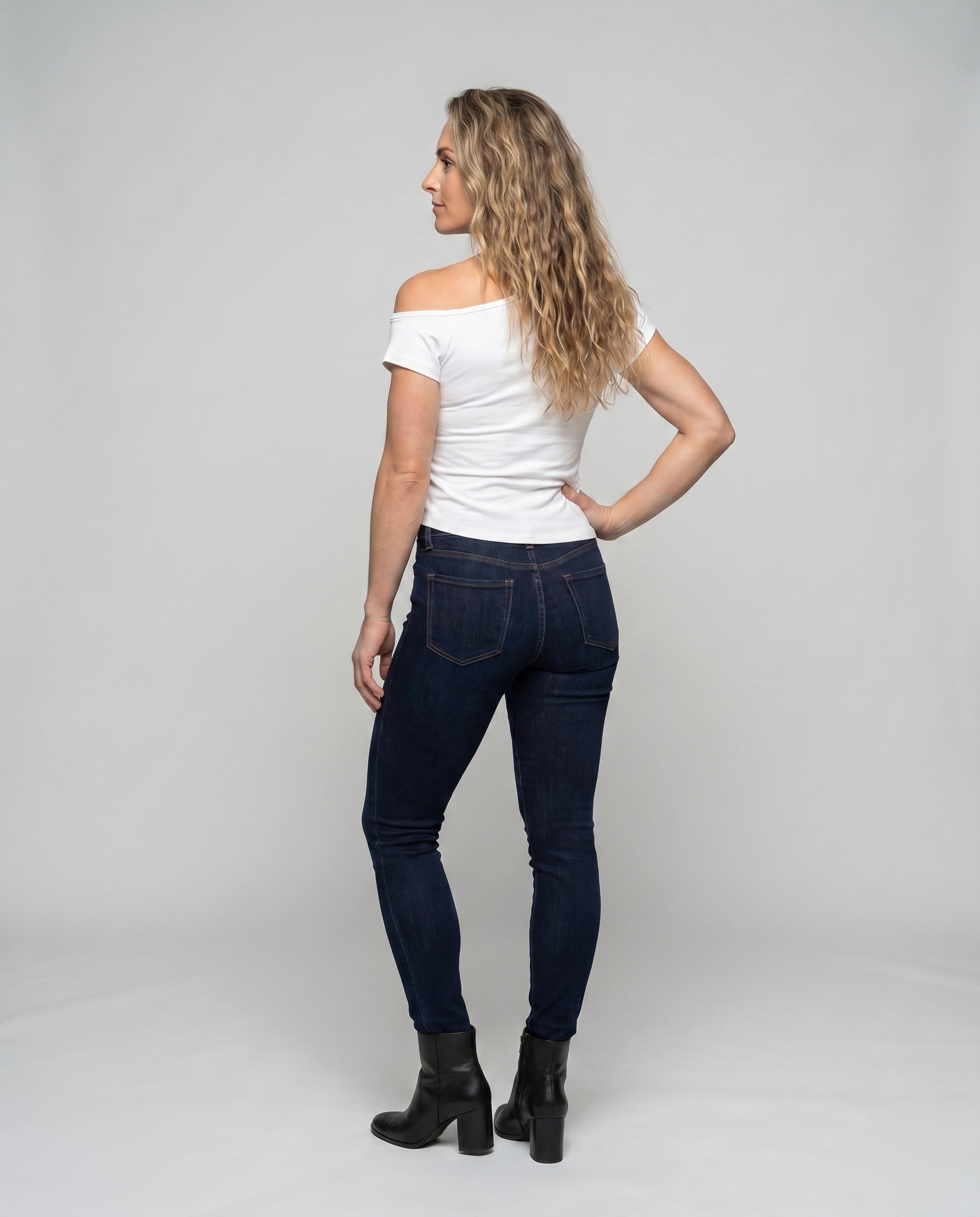 Product 15659623842122 - back_view