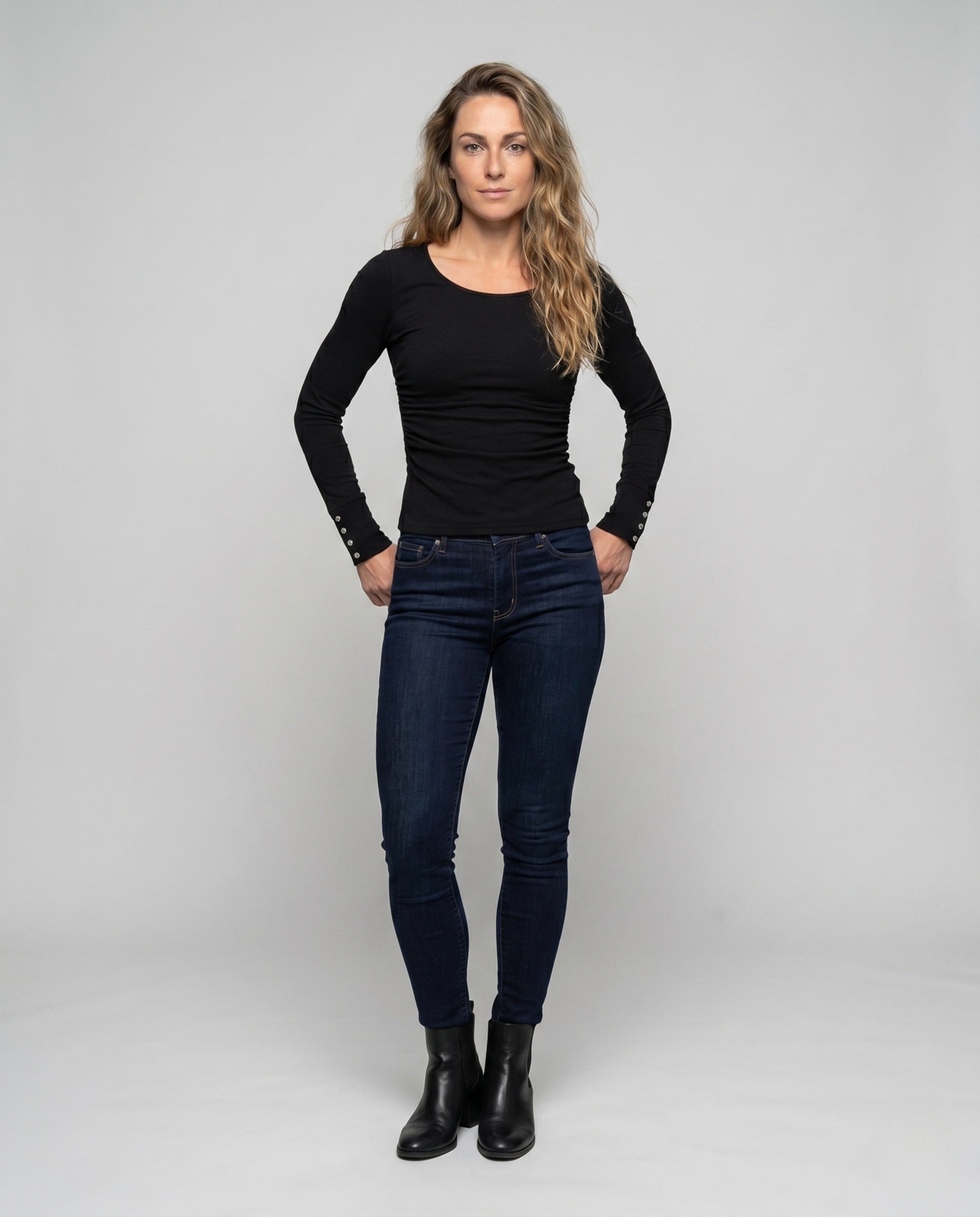 Product 15659624431946 - full_body_front