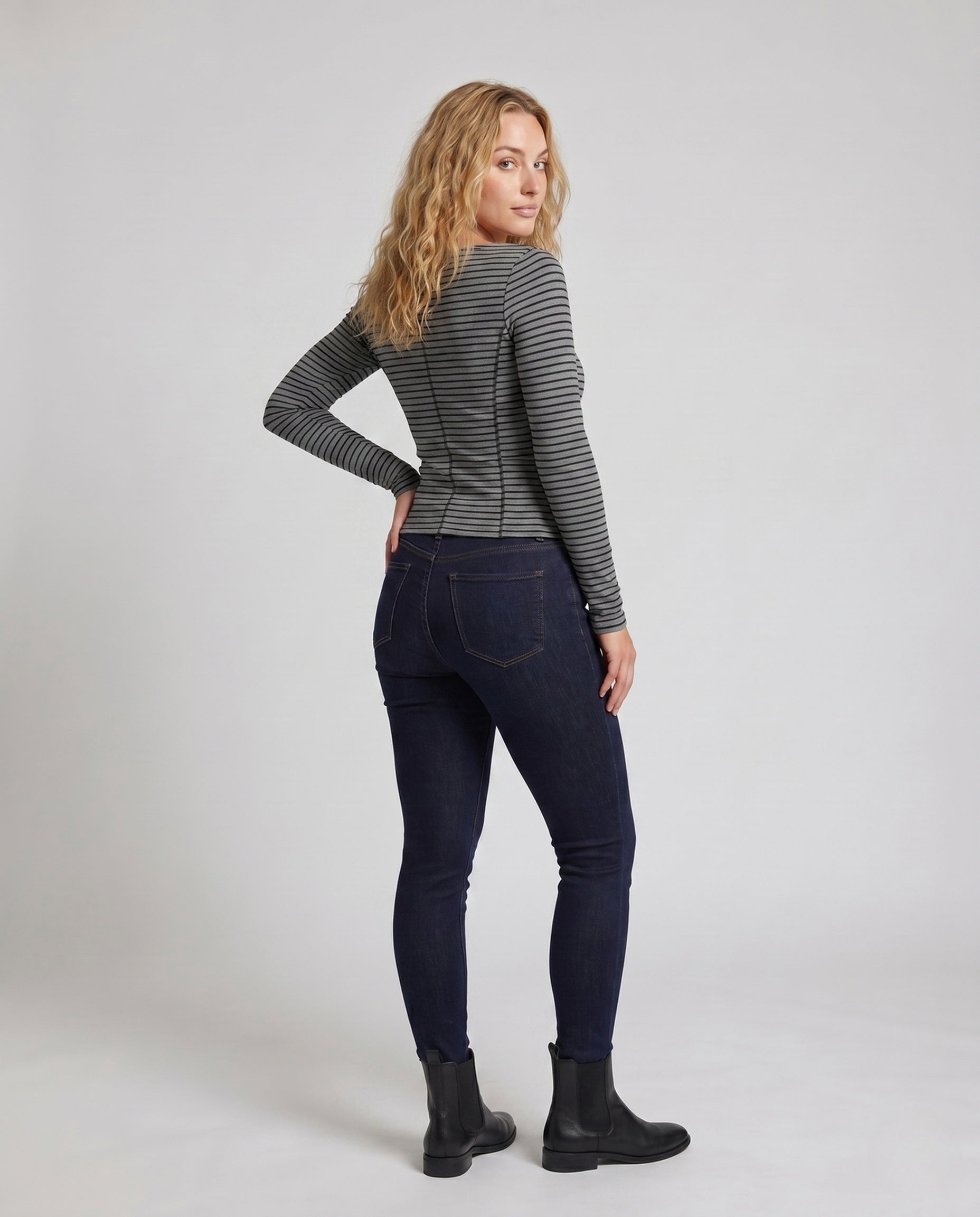 Product 15659624759626 - back_view