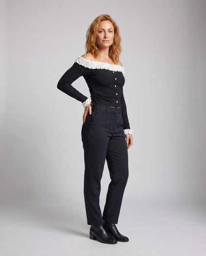 Damen nan figurbetonte schulterfreie Strickjacke mit gerafftem Rüschenkragen, Knopfleiste und seitlicher Kordel R&B