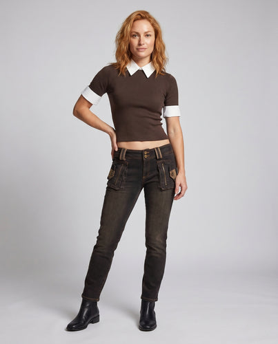 Damen nan figurbetontes Kurzarm-Stricktop im Lagen-Look mit Popeline-Hemdkragen und Umschlagmanschetten R&B