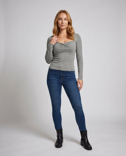 Damen nan figurbetontes Langarmshirt mit herzförmigem Bustieransatz und gedrehtem Frontdetail R&B