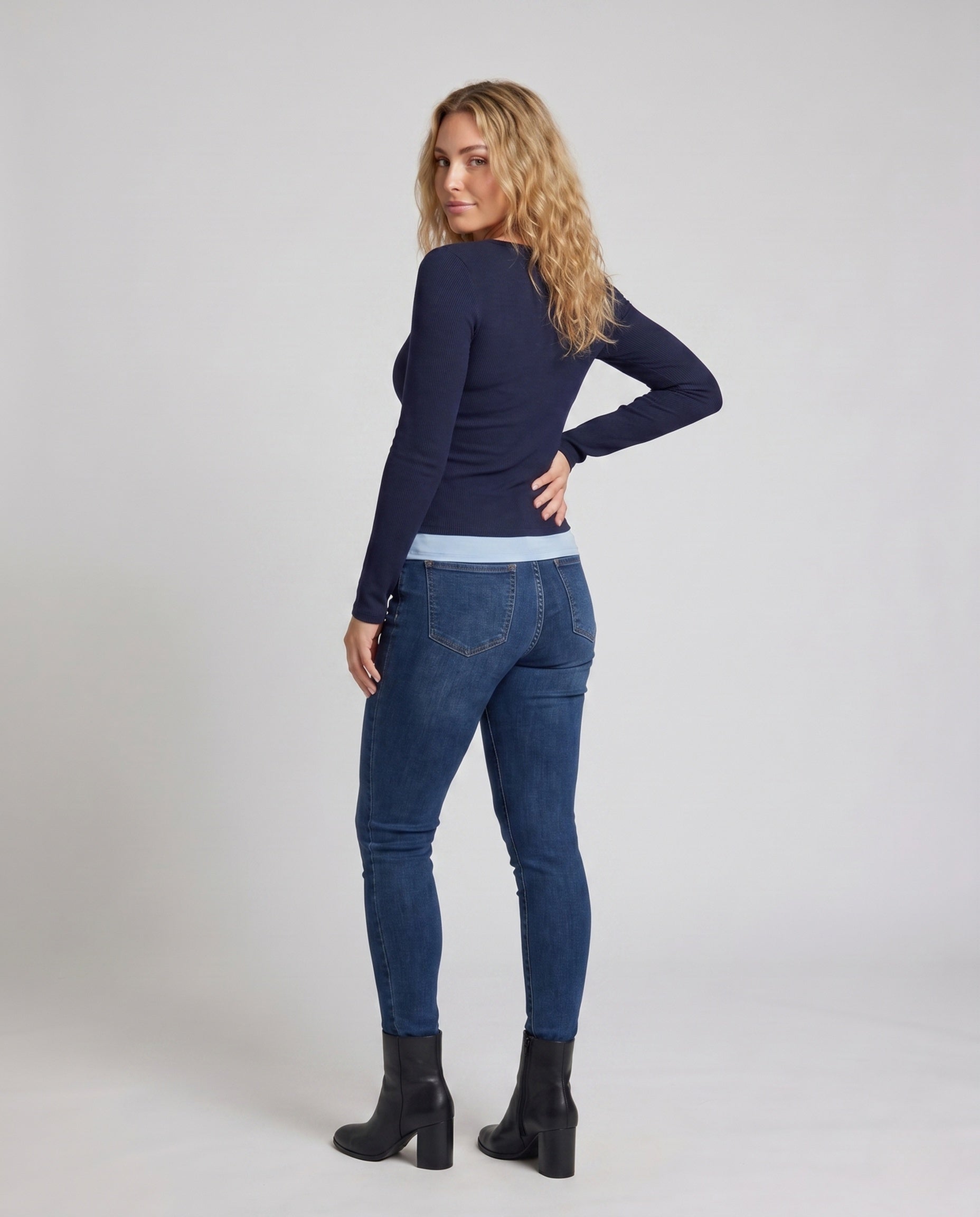 Product 15659632460106 - back_view