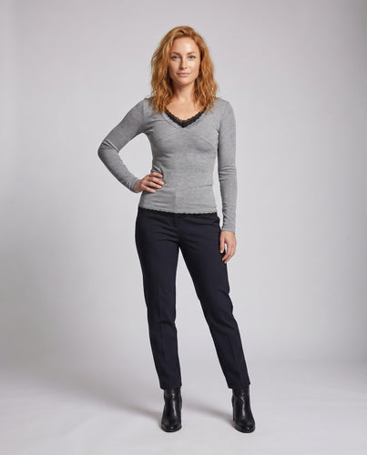 Damen nan figurbetontes Rippen-Langarmshirt mit Spitzenbesatz und integrierter Lagenoptik R&B