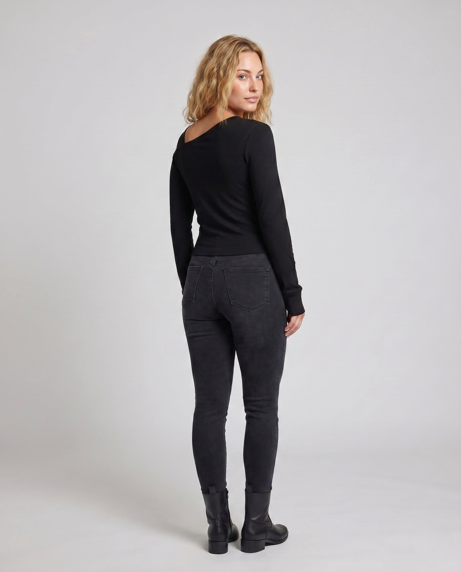 Product 15659636818250 - back_view