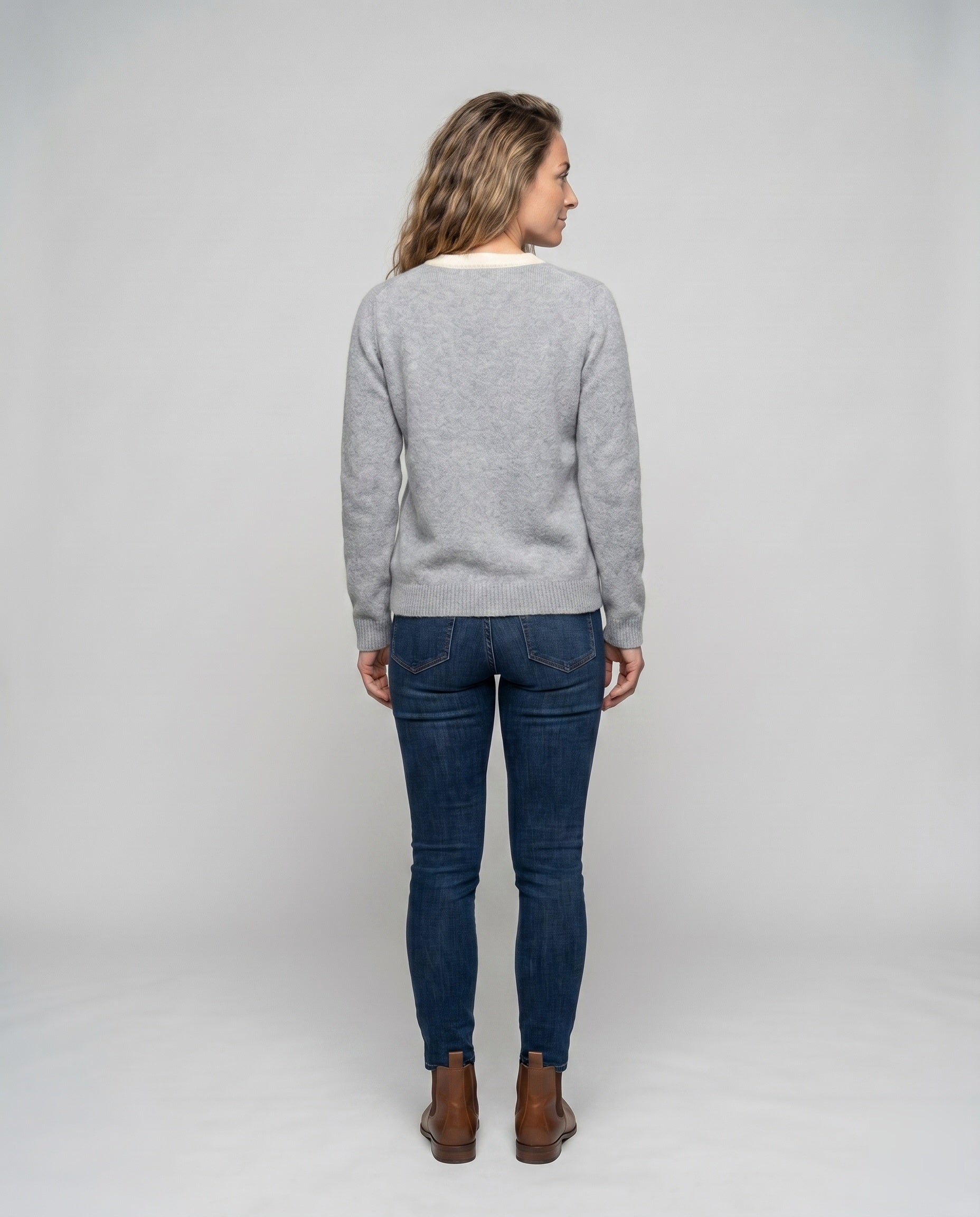 Product 15659638260042 - back_view