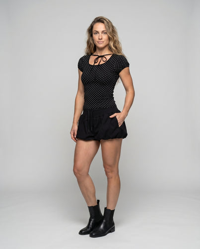 Damen nan gepunktetes Cropshirt mit quadratischem Ausschnitt, Knotenband und Puffärmeln R&B