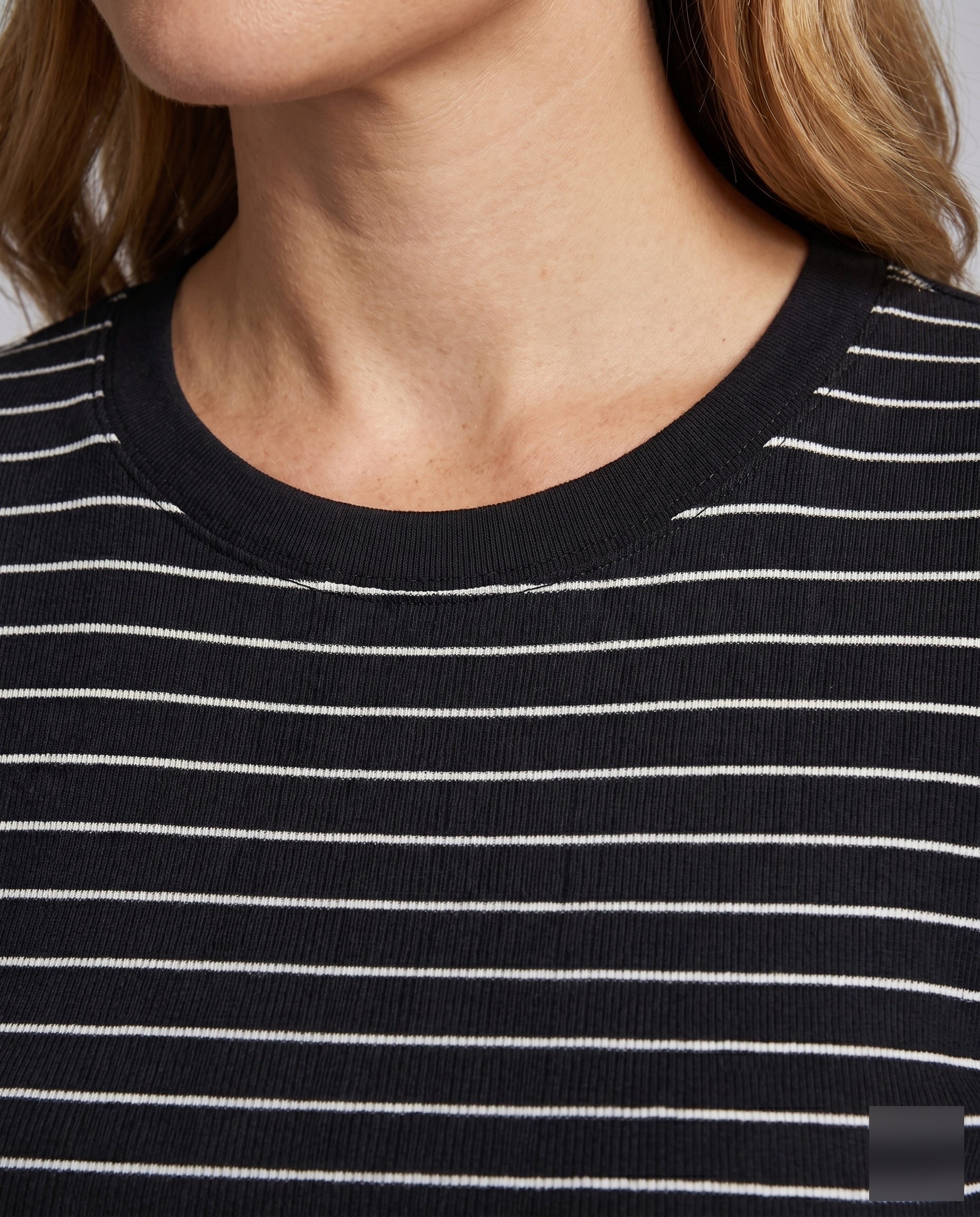 Product 15659639898442 - close_up_detail