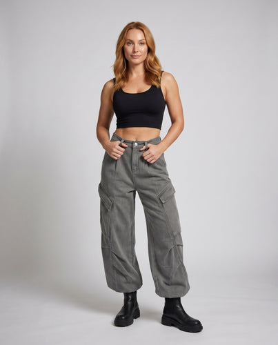 Damen nan hochgeschnittene weite Cargo-Jeans mit Bundfalten und extra großen Klappentaschen R&B