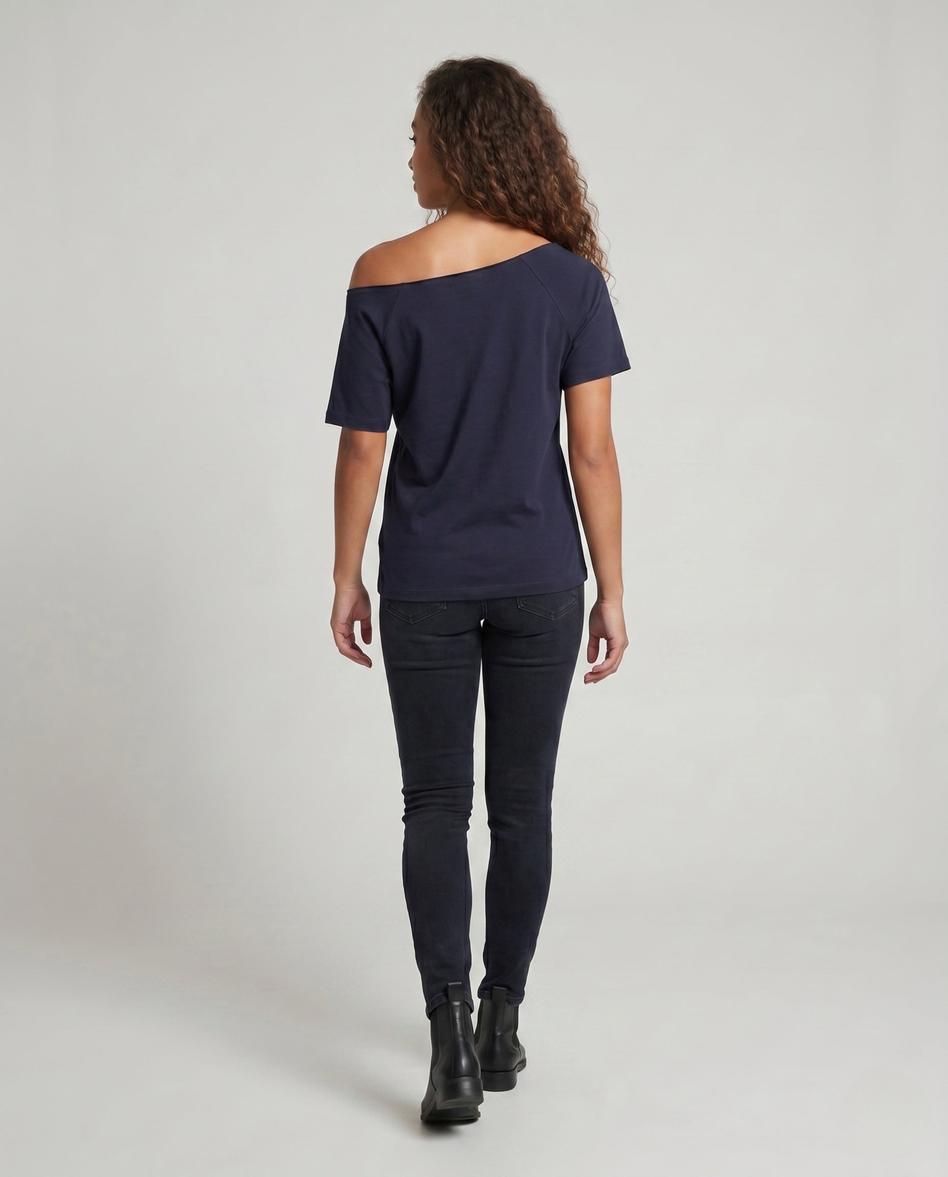 Product 15659645796682 - back_view