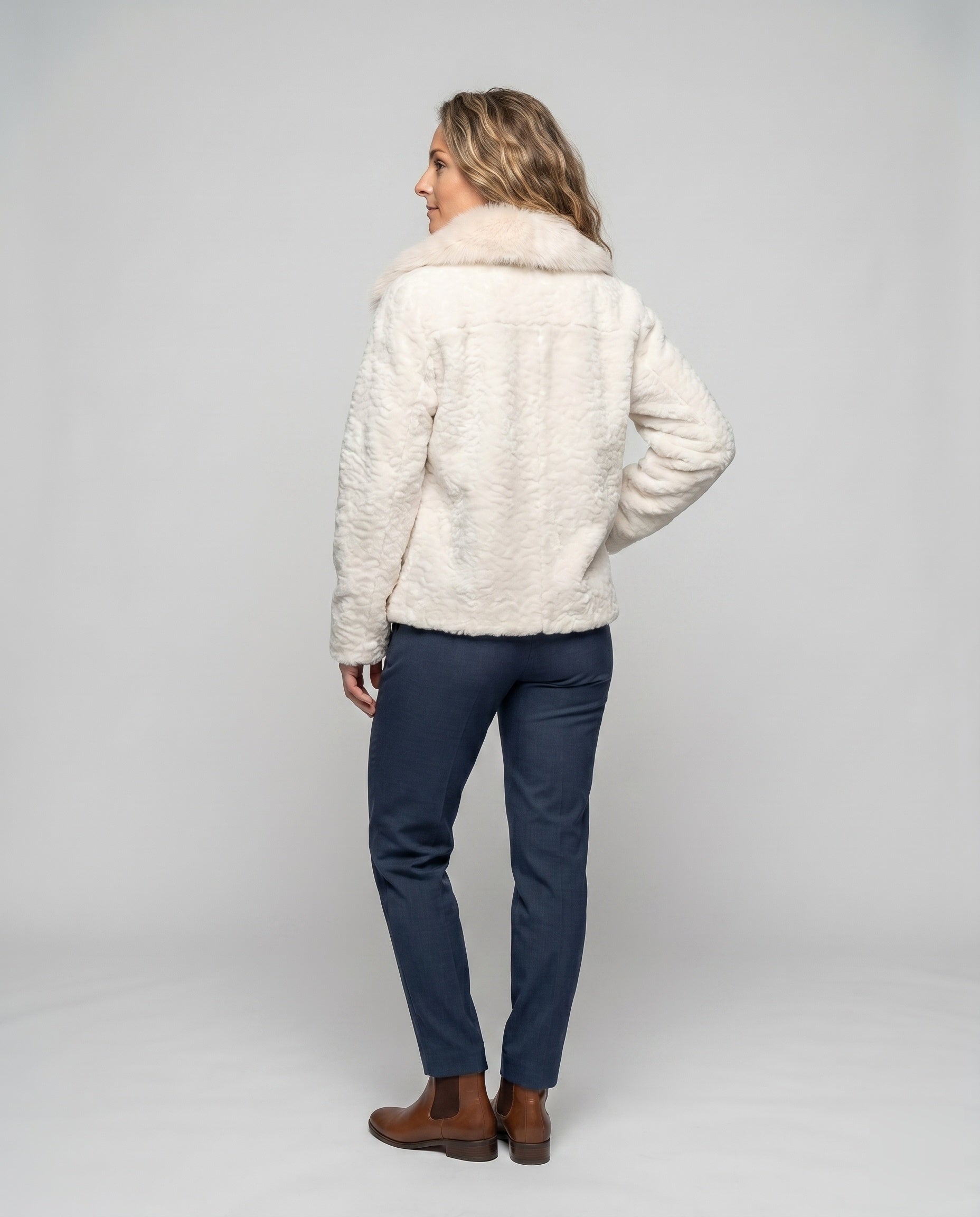 Product 15659648909642 - back_view