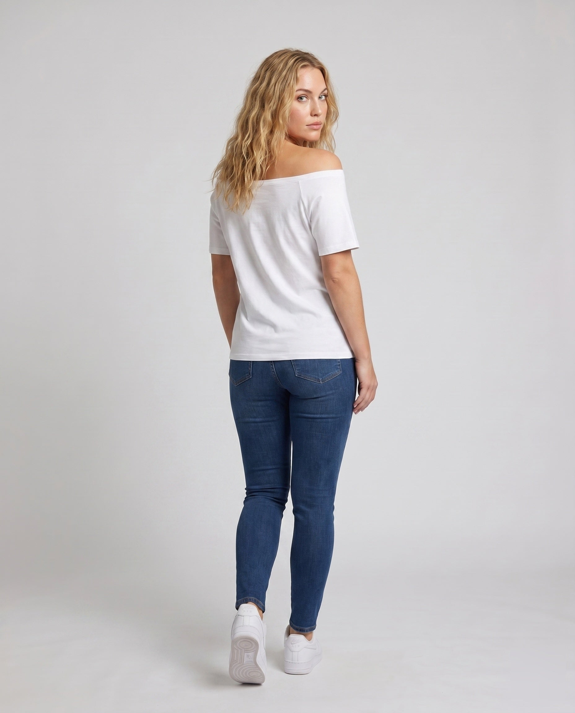 Product 15659654676810 - back_view