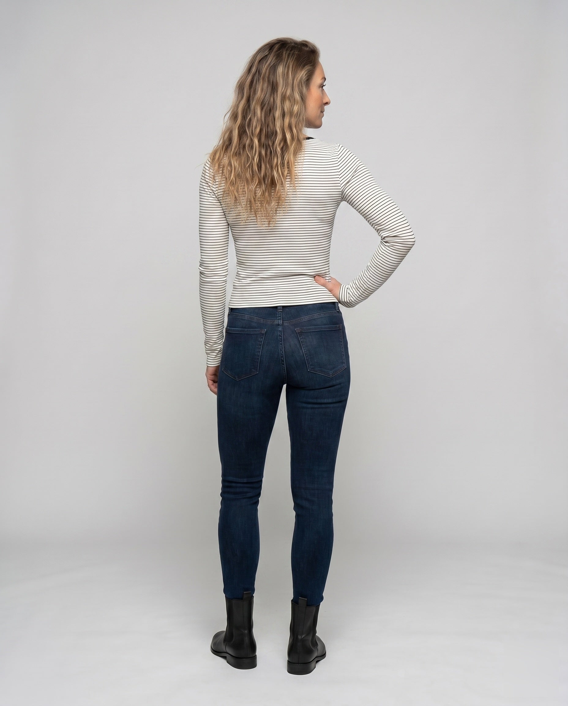 Product 15659662967114 - back_view