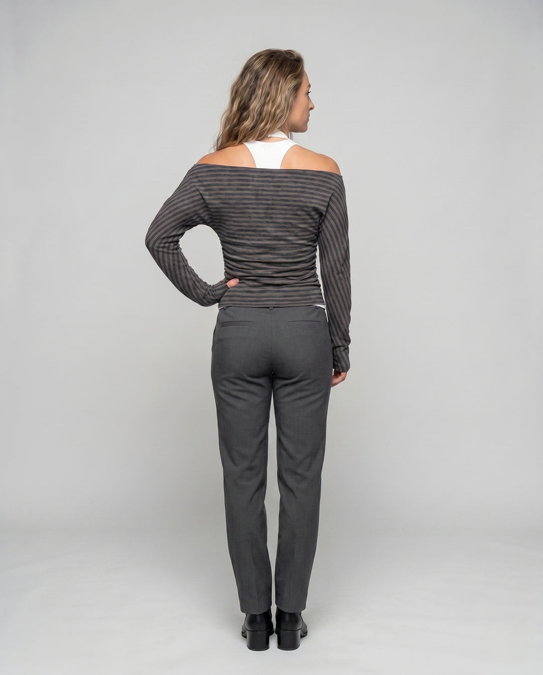 Product 15659665654090 - back_view