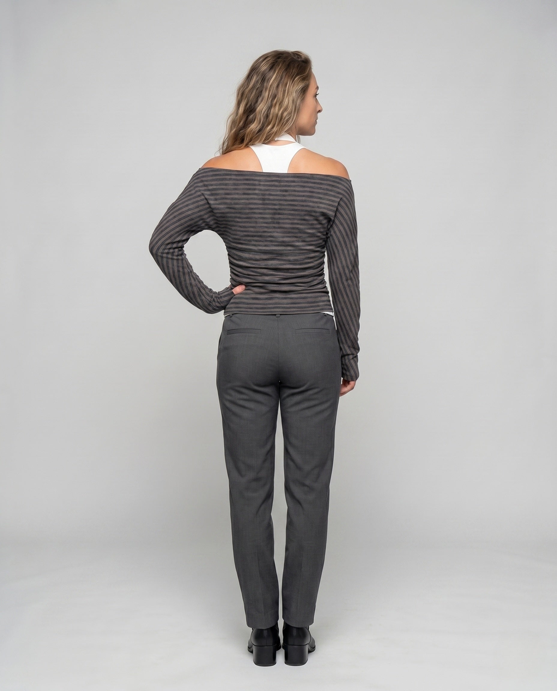 Product 15659665654090 - back_view
