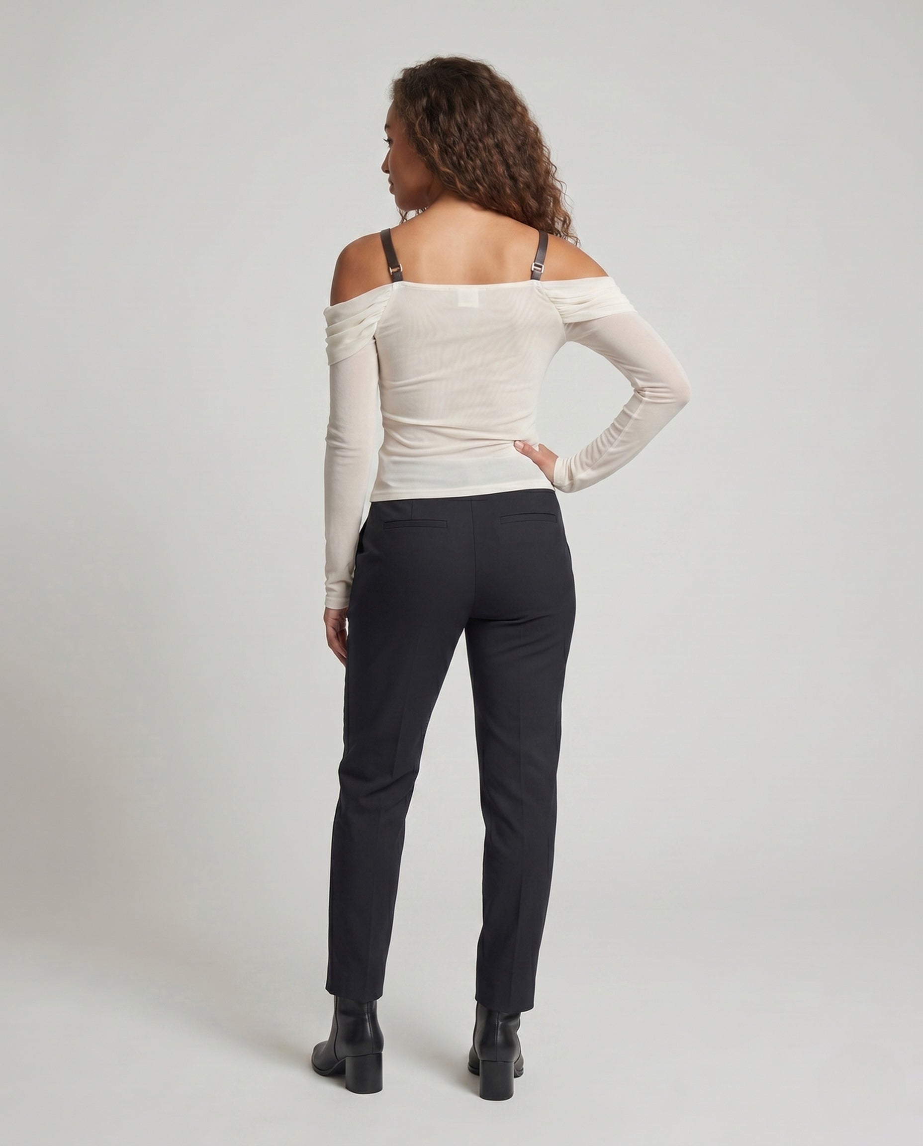Product 15659666669898 - back_view