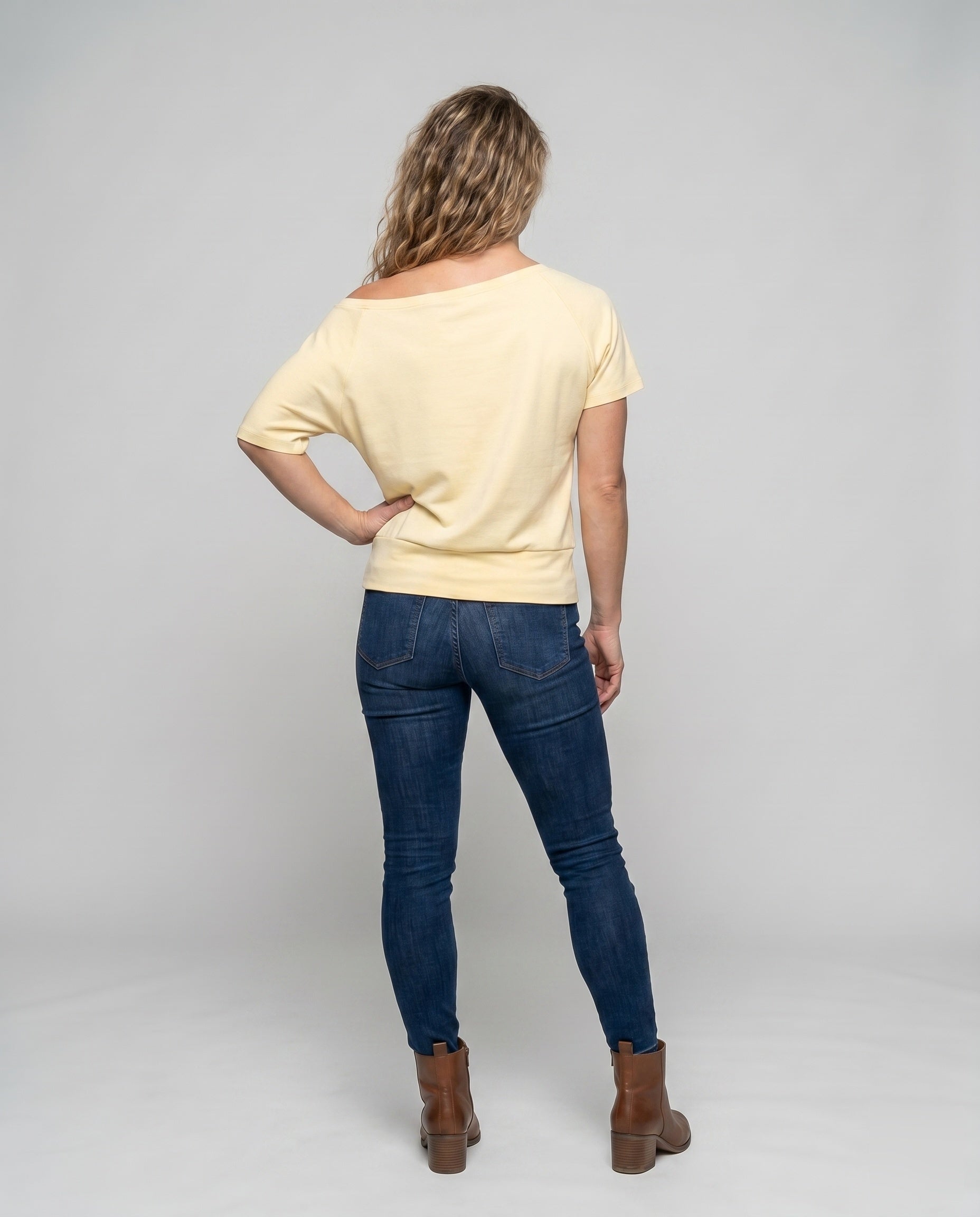 Damen nan schulterfreies Relax-Oberteil mit weitem U-Boot-Ausschnitt, Kurzarm und doppellagigem Saum R&B