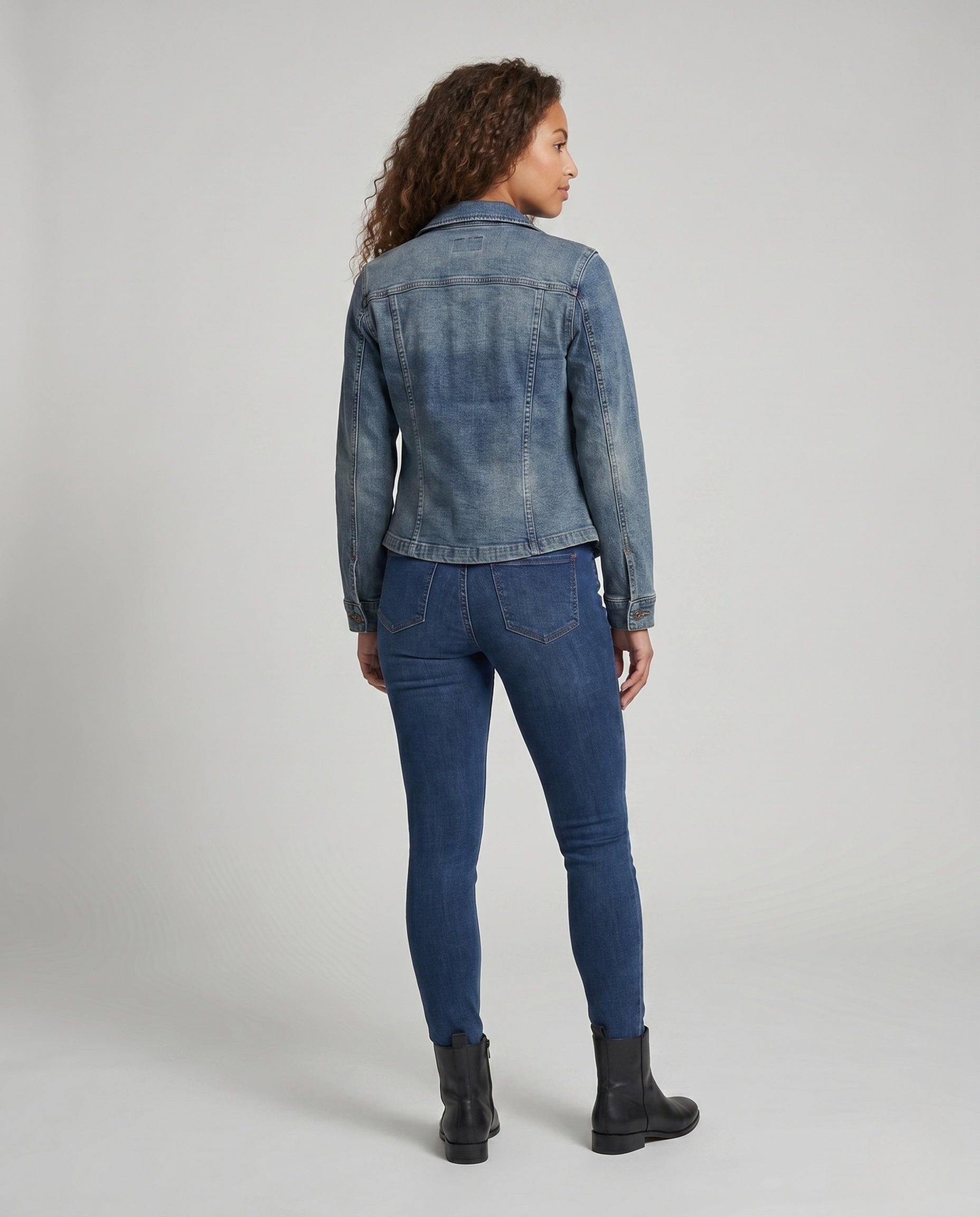 Product 15659670241610 - back_view