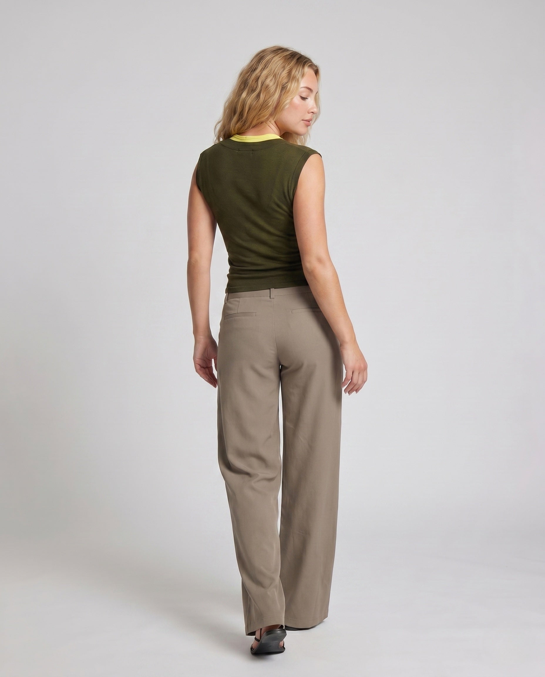 Product 15659672764746 - back_view