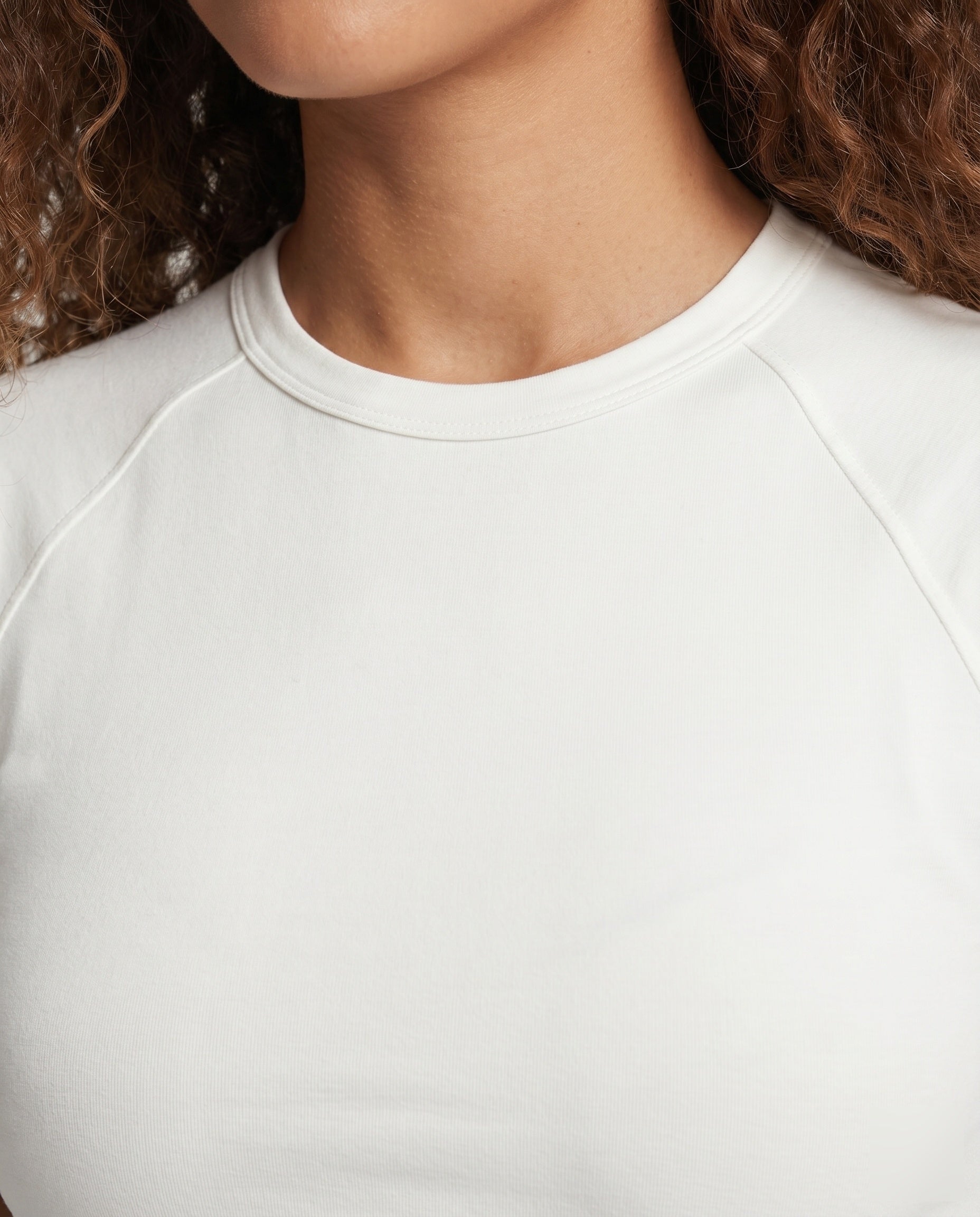 Damen nan tailliertes bauchfreies Kurzshirt aus Baumwolljersey mit Rundhalsausschnitt R&B
