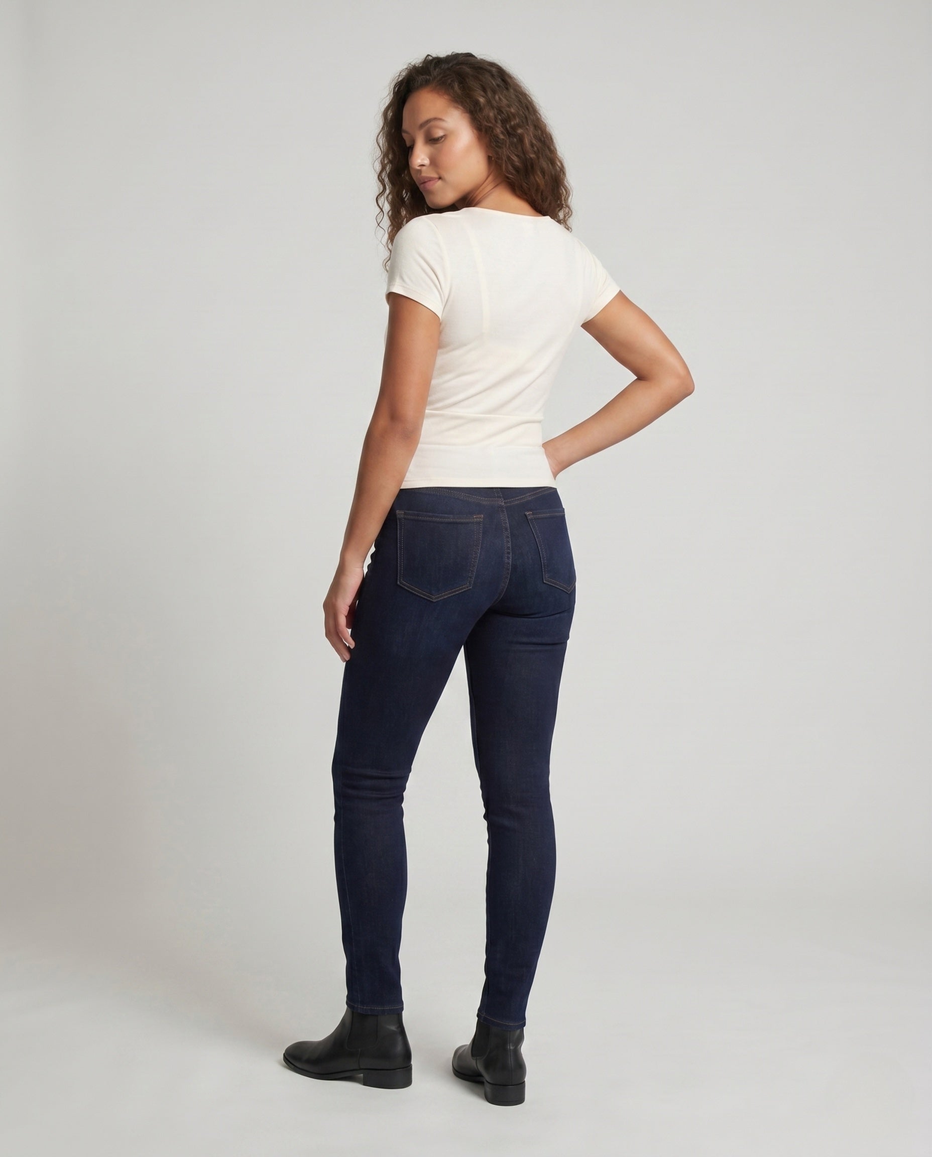 Product 15659676664138 - back_view