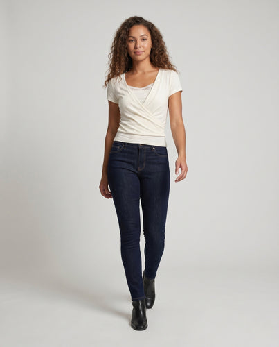 Damen nan tailliertes Kurzarm-Wickeltop mit integriertem Spitzen-Unterzug und seitlicher Raffung R&B
