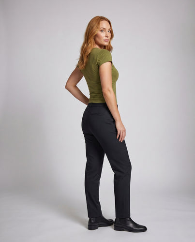Damen nan tailliertes Kurzarmshirt mit kurzem Knopfsteg und figurformender Passform R&B