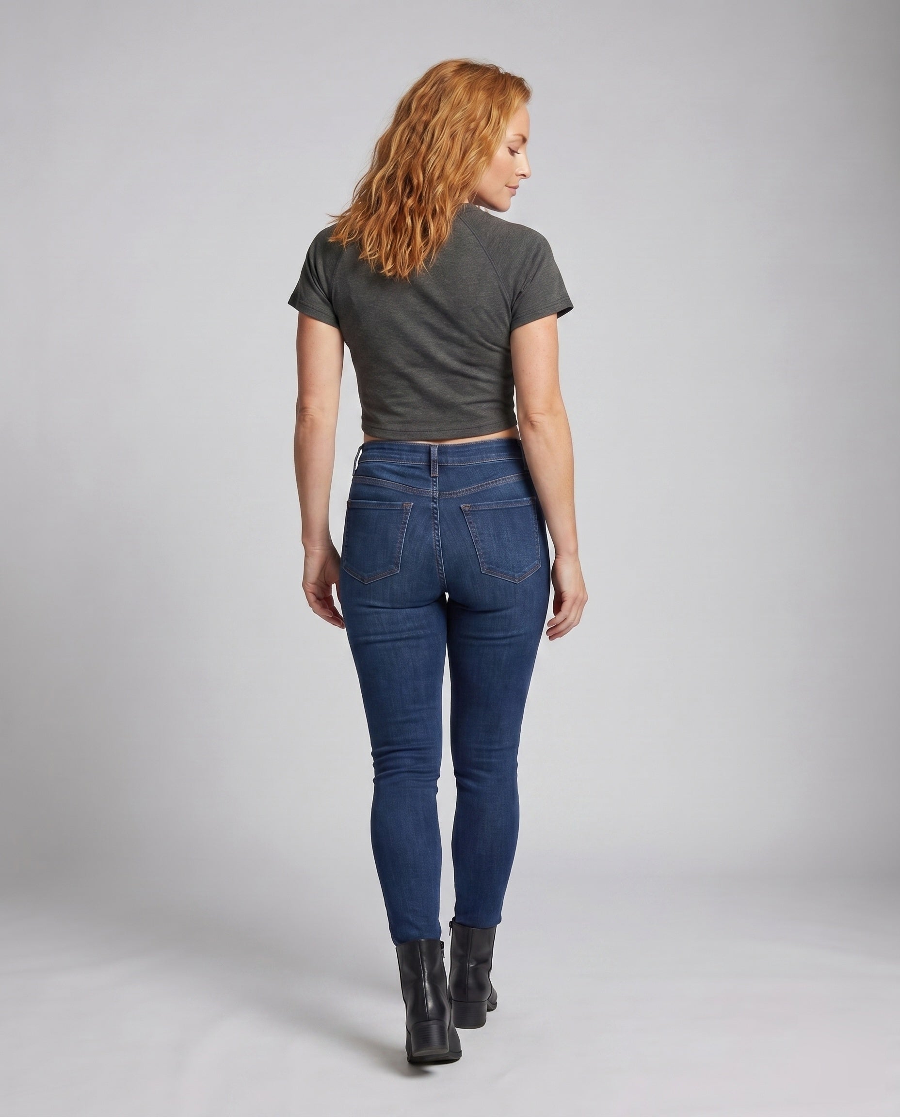 Damen nan tailliertes Kurzshirt mit stretchigem Jersey, Rundhalsausschnitt und minimalistischer Katzen-Skizze R&B
